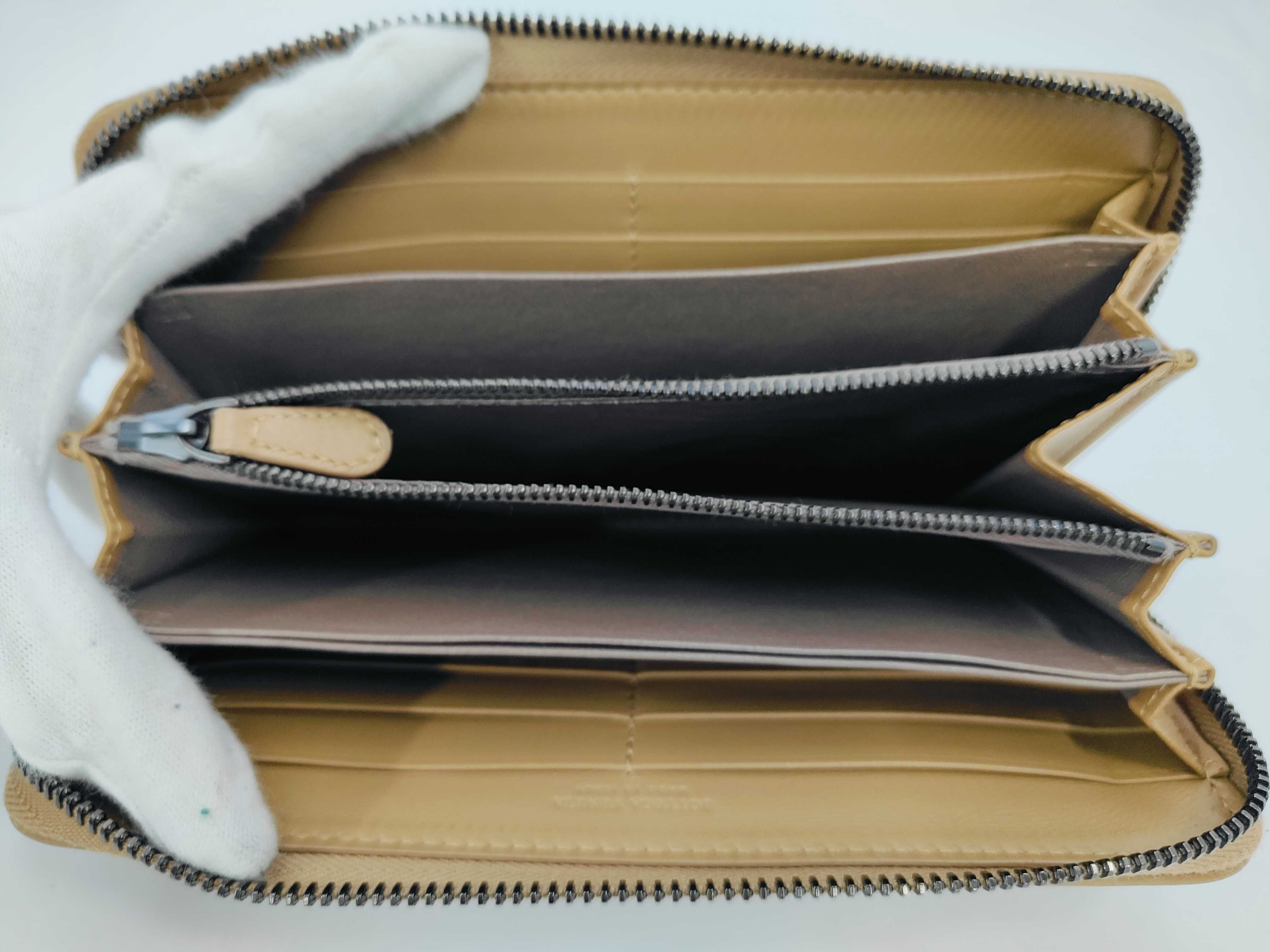 Intrecciato Brand Zip Long Wallet — view 10