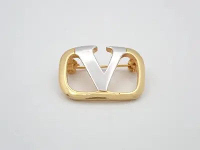 brooch