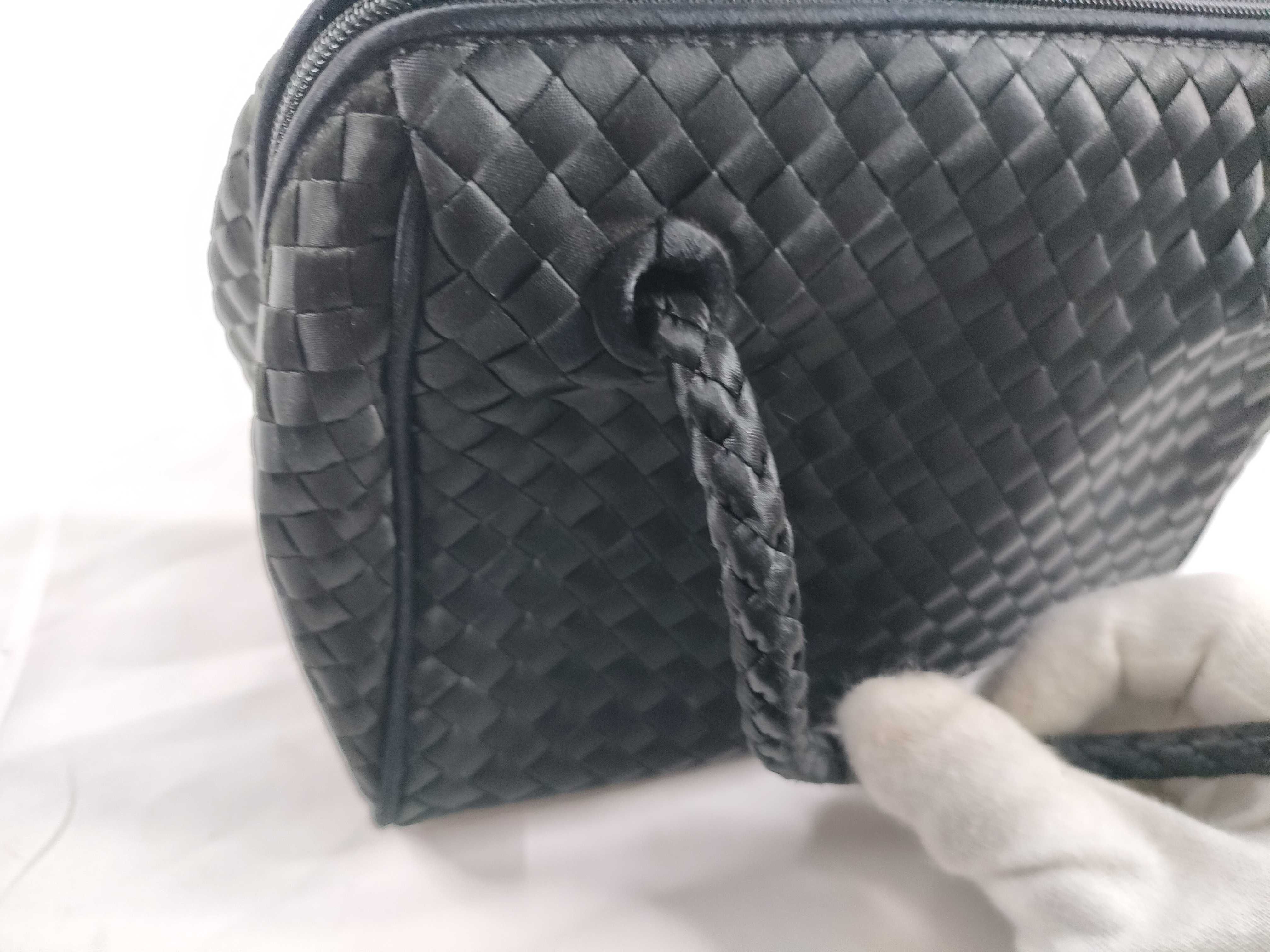 Intrecciato Bottega Veneta Handbag Intrecciato Satin Black Handbag — view 8