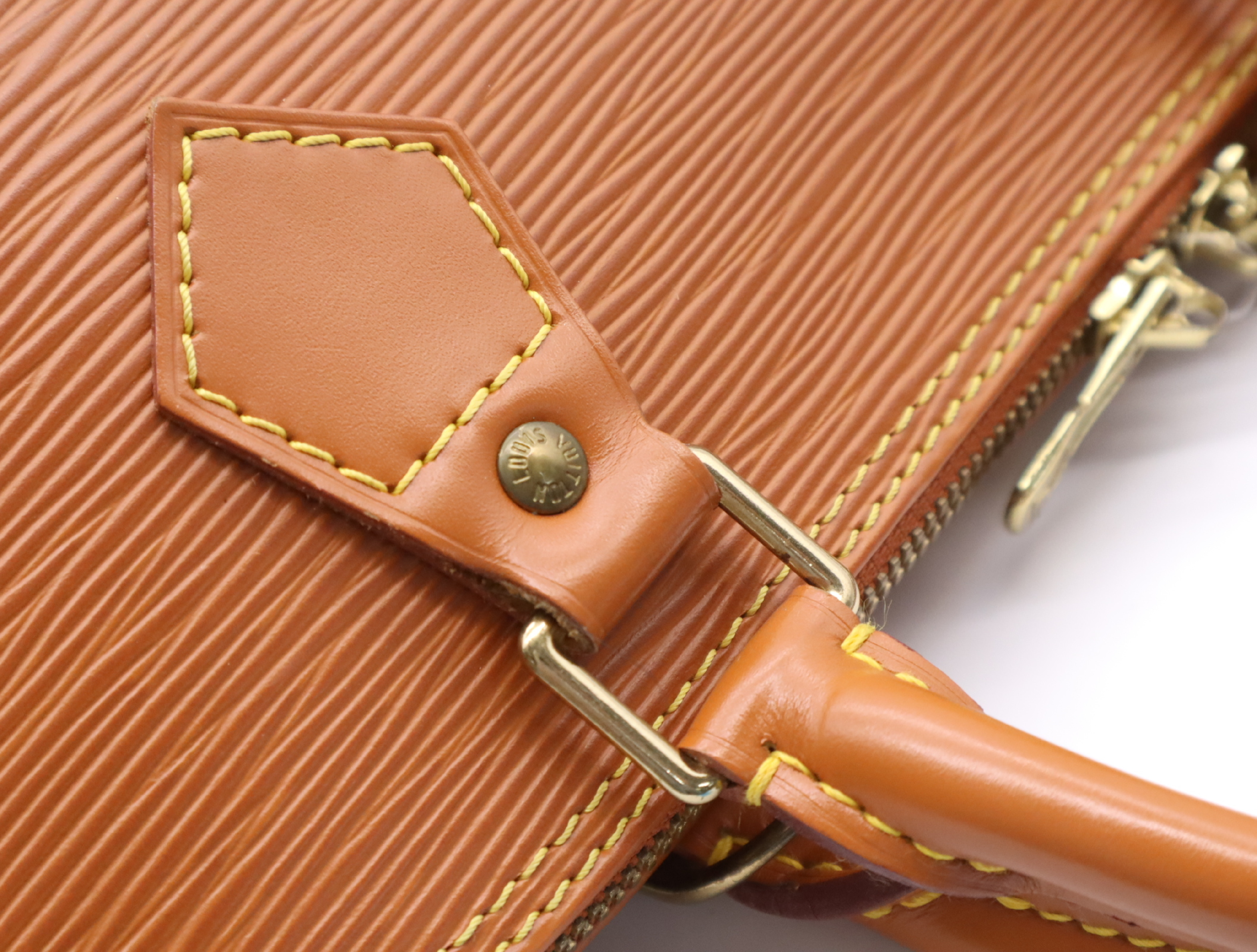 M52148 Epi Arma Zipangu Gold Handbag — view 8