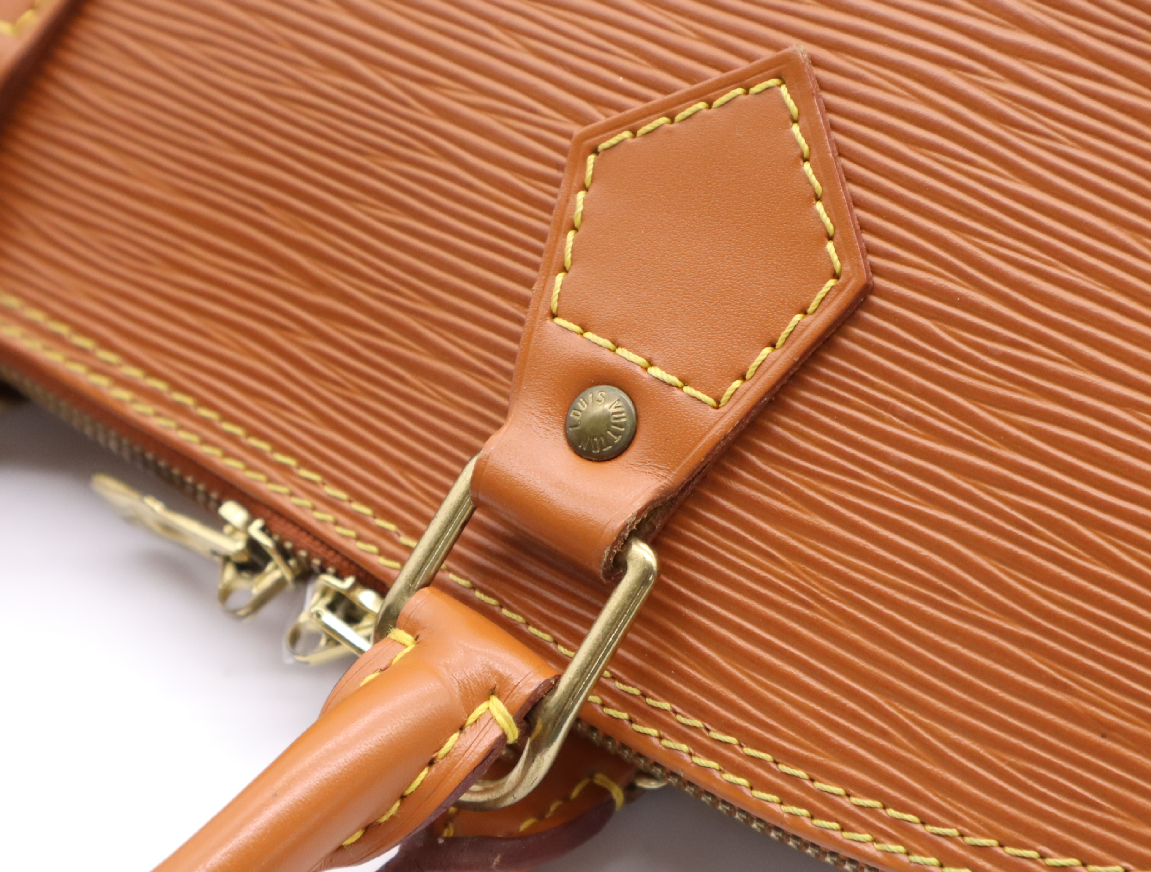 M52148 Epi Arma Zipangu Gold Handbag — view 9