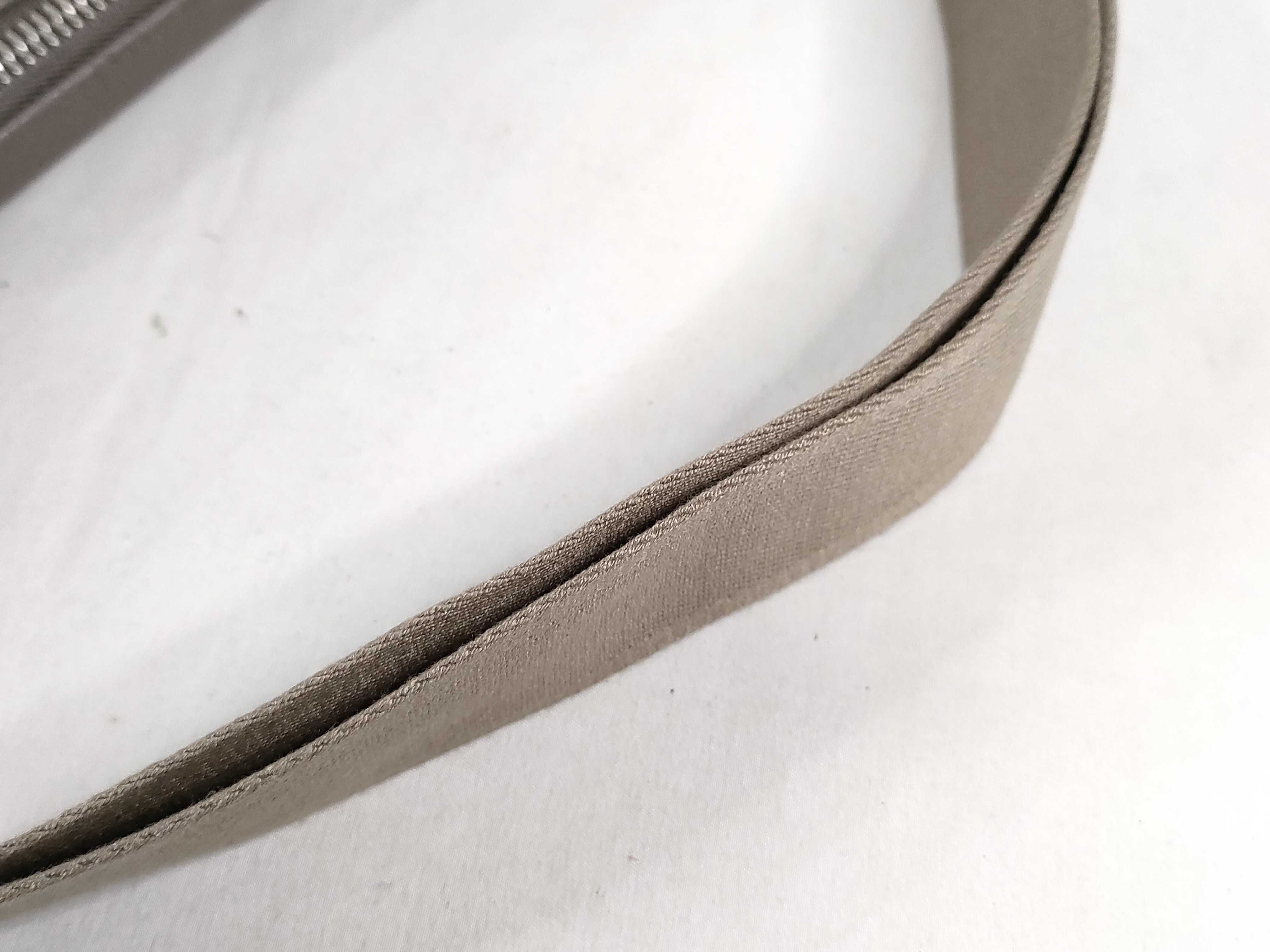 2VH182 Vitello Daino Shoulder Bag — view 4