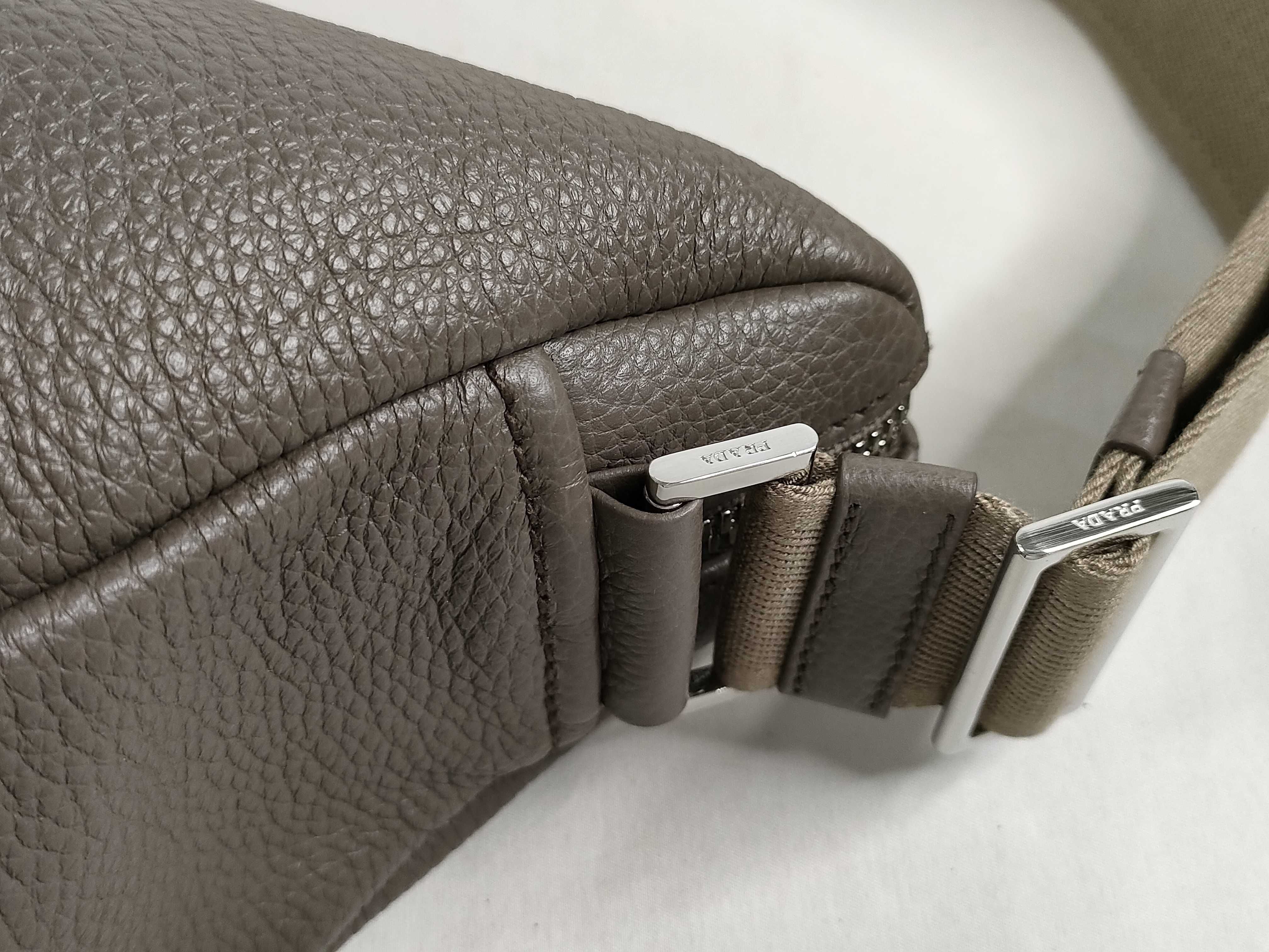 2VH182 Vitello Daino Shoulder Bag — view 5