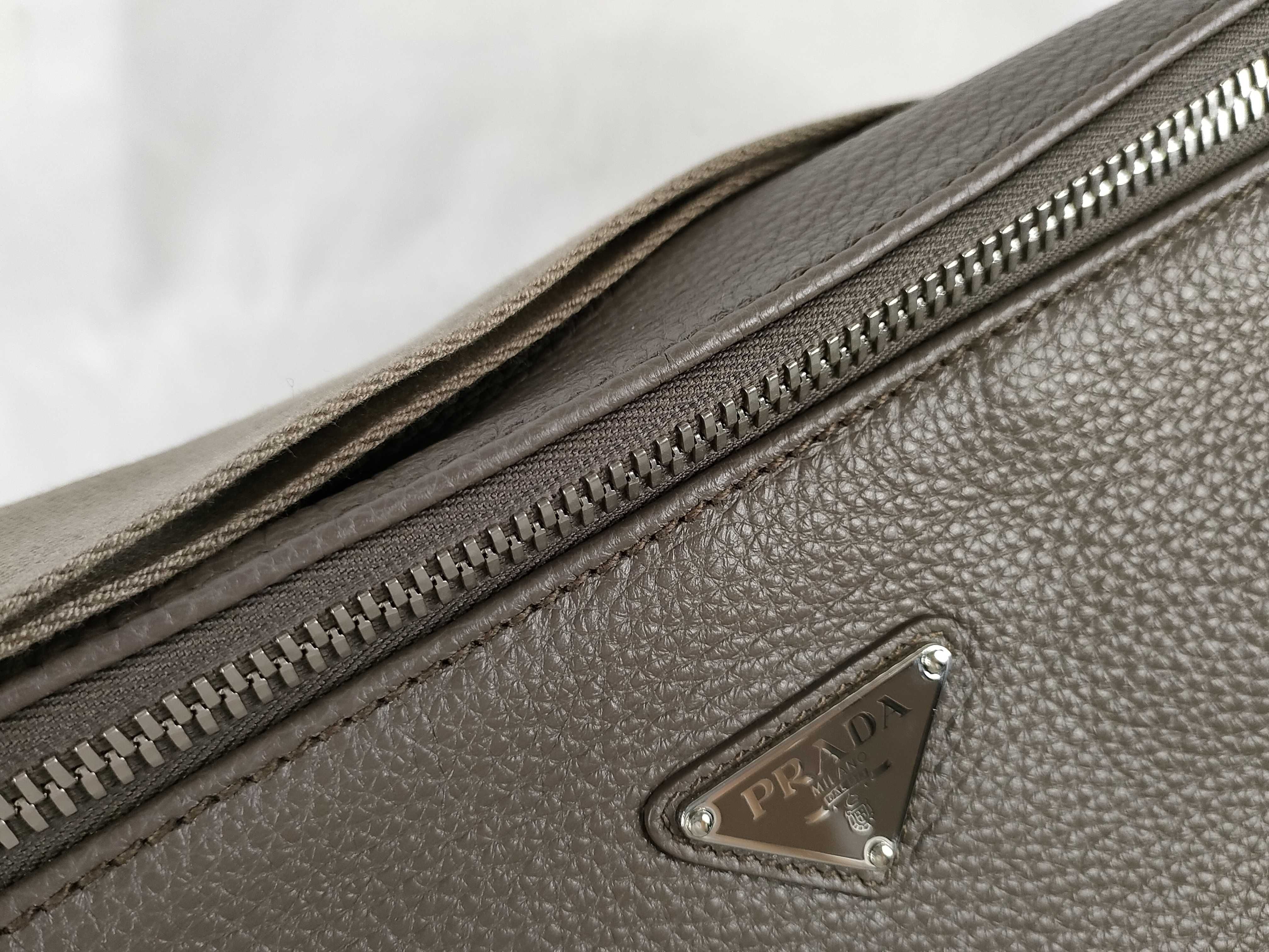 2VH182 Vitello Daino Shoulder Bag — view 8
