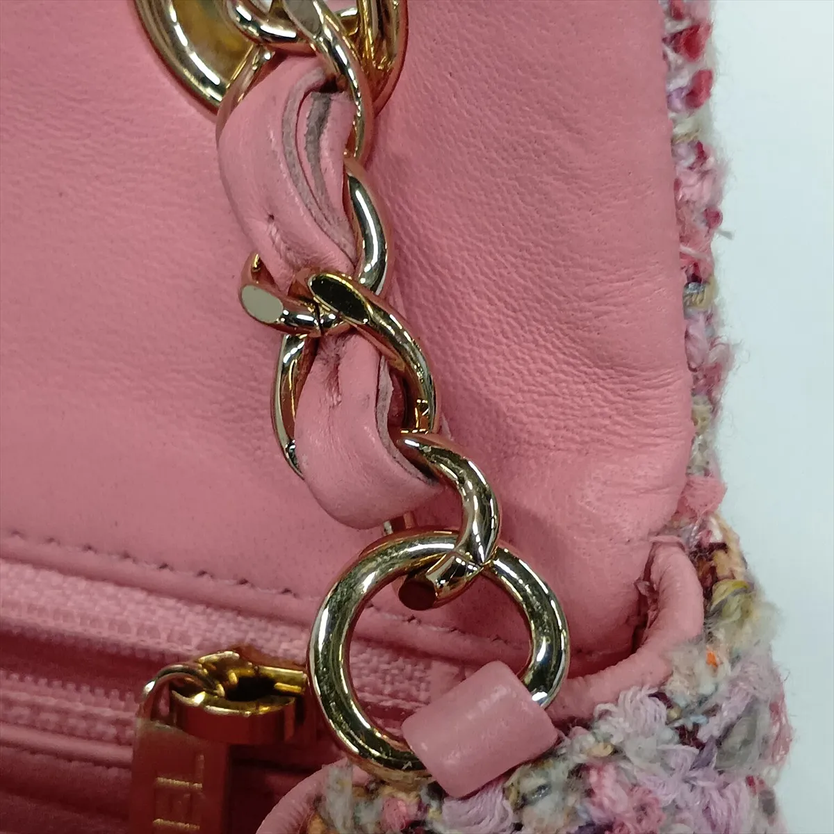 [Individually packaged] Chanel Coco Mark Tweed Single Flap Single Chain Bag, Pink with Gold Hardware, 27806412, Serial Number 27 — view 12
