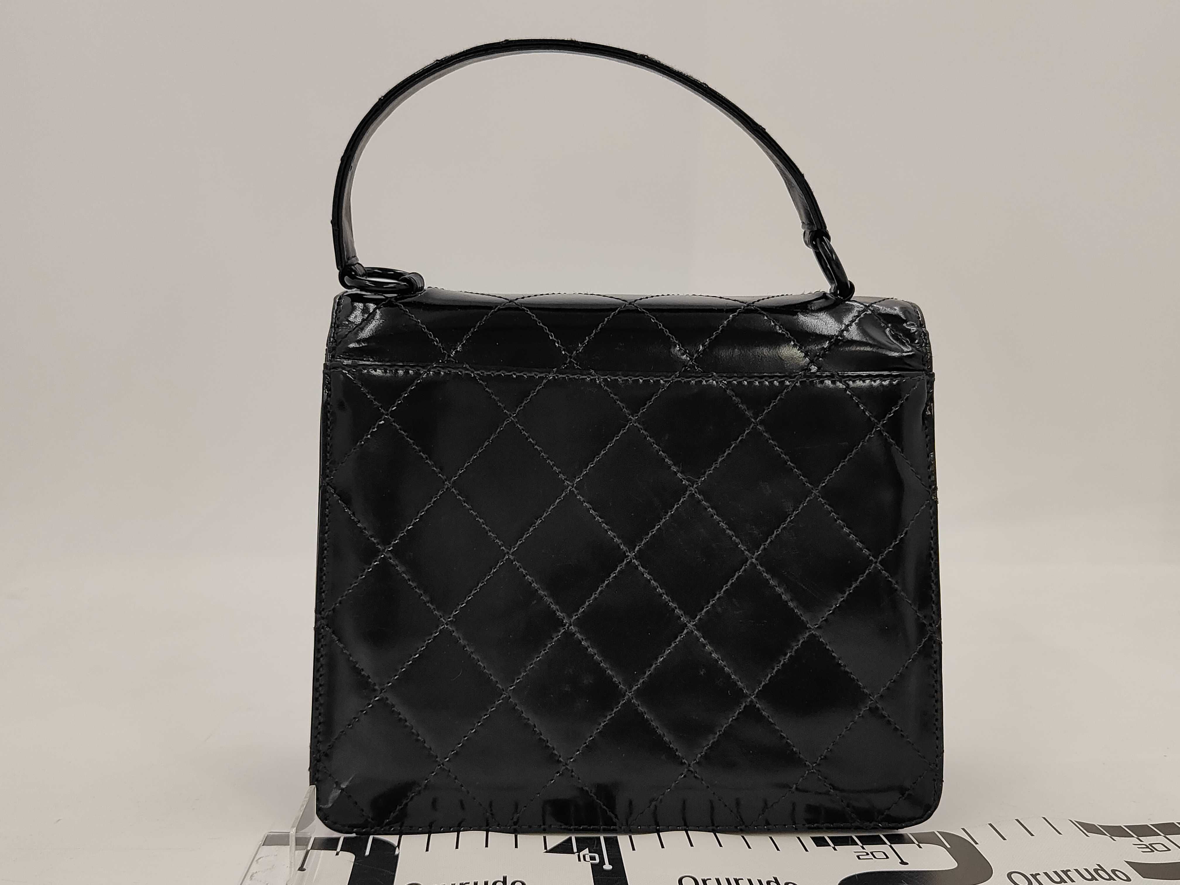 Matelassé Patent Leather Handbag Shoulder Bag — view 2