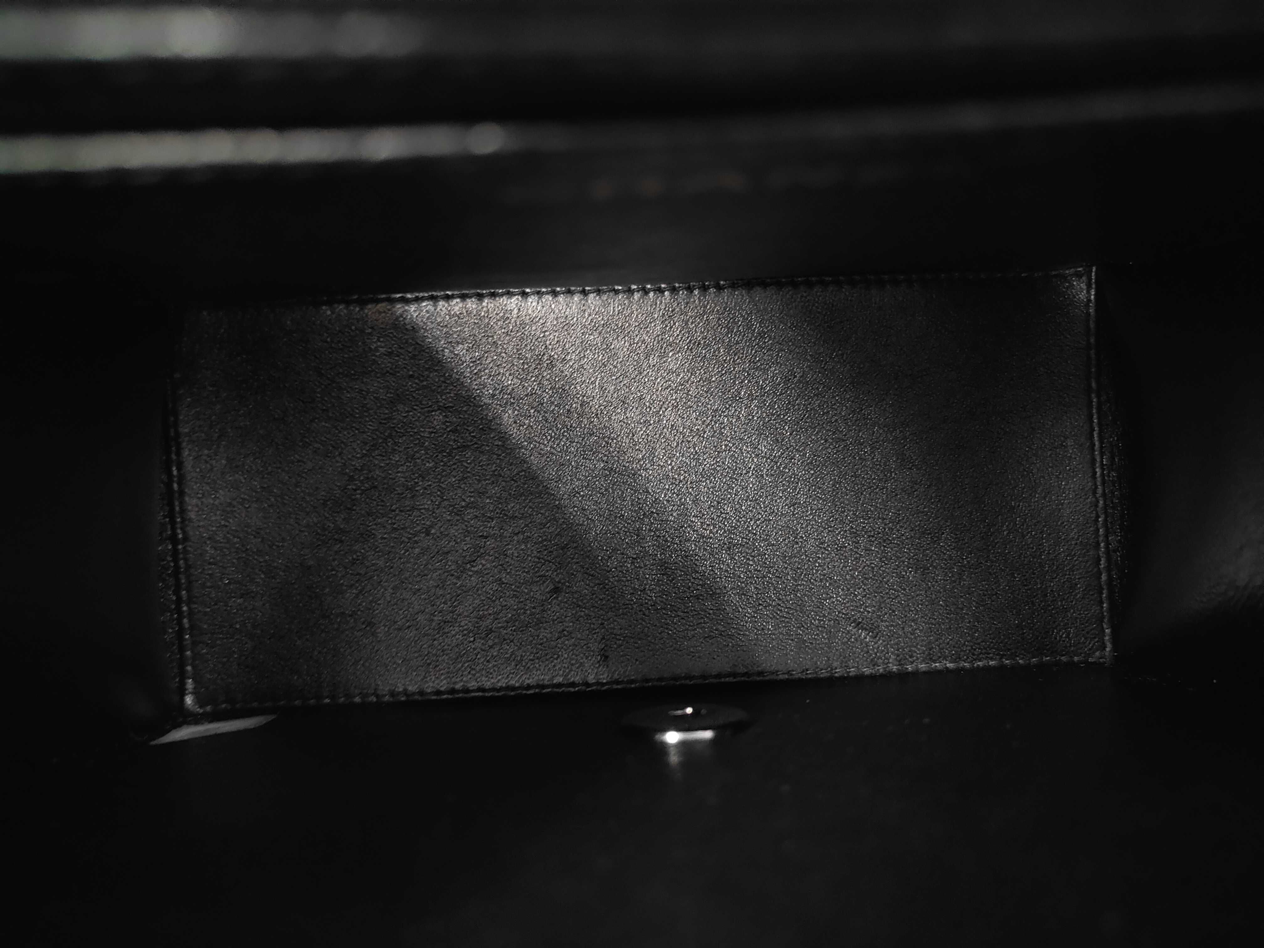 Matelassé Patent Leather Handbag Shoulder Bag — view 8