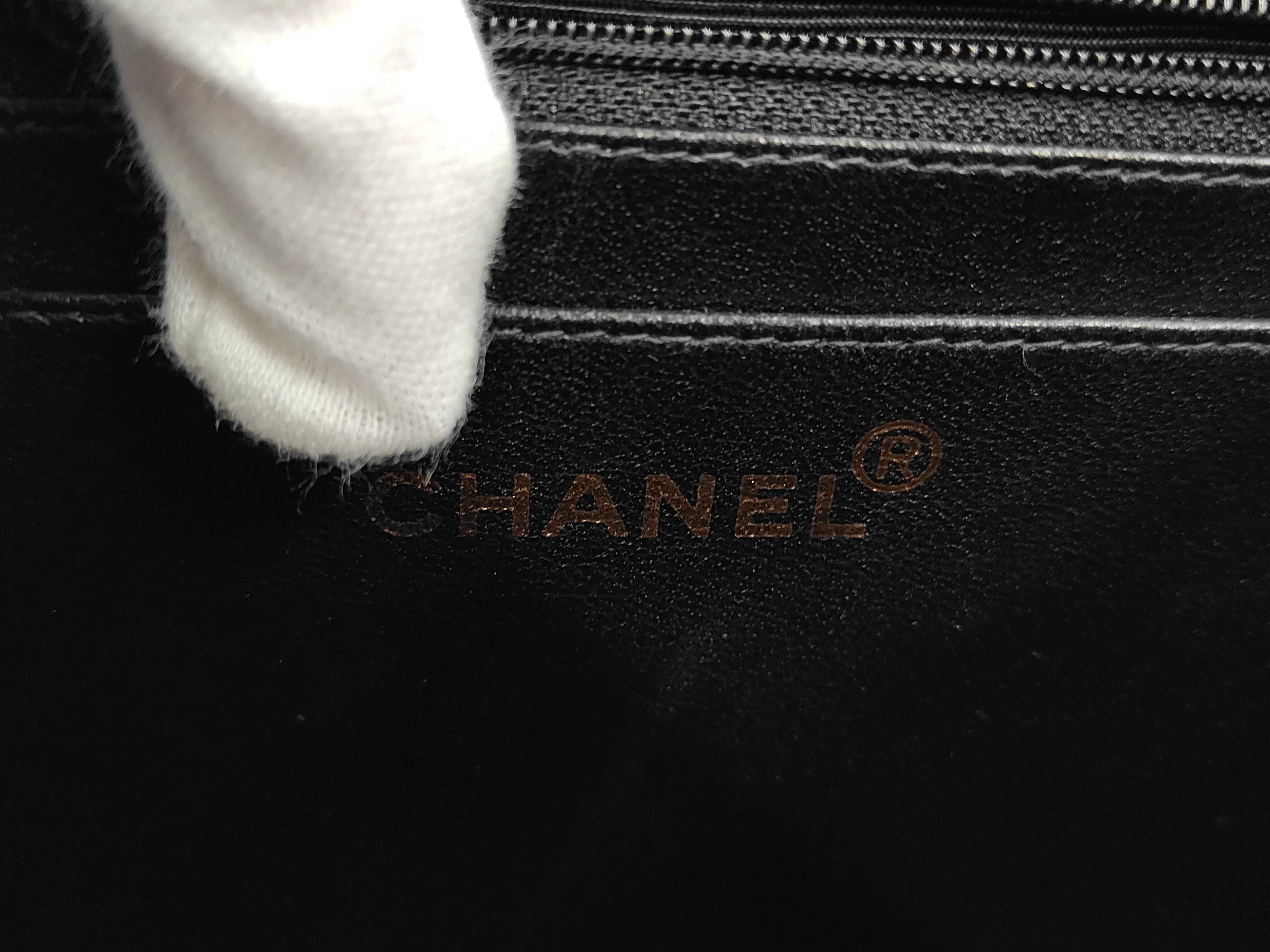 Matelassé Patent Leather Handbag Shoulder Bag — view 9