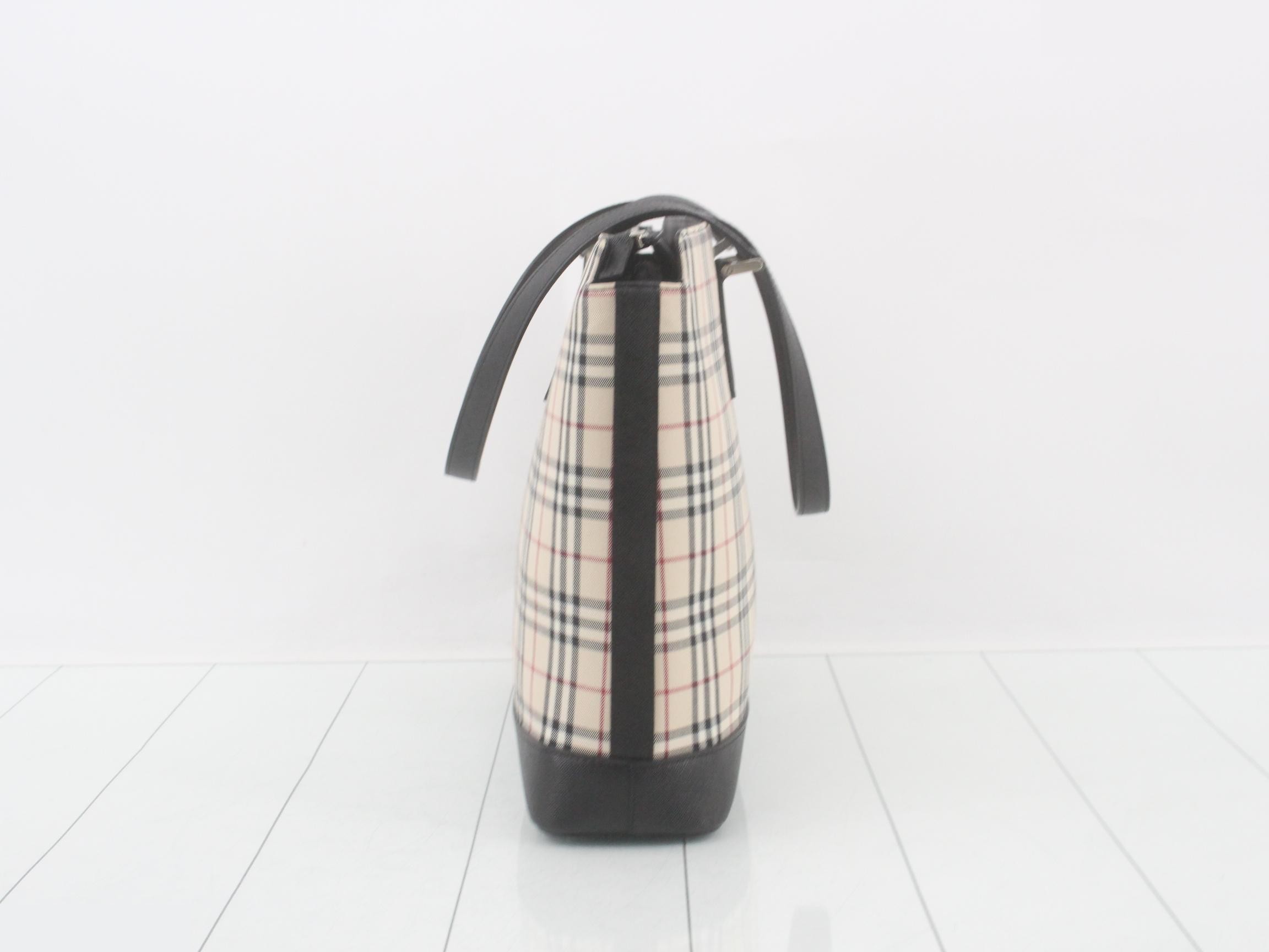 Other lines: Nova Check bags and tote bags — view 4