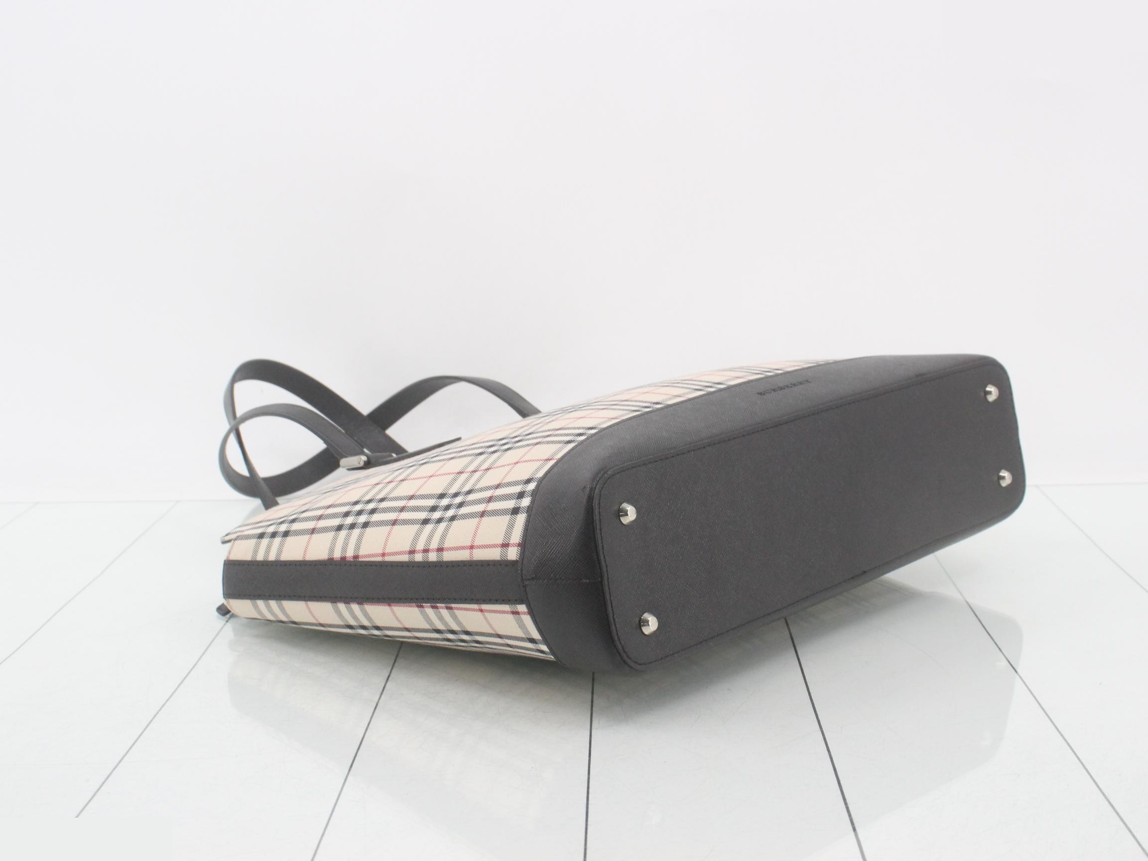 Other lines: Nova Check bags and tote bags — view 5
