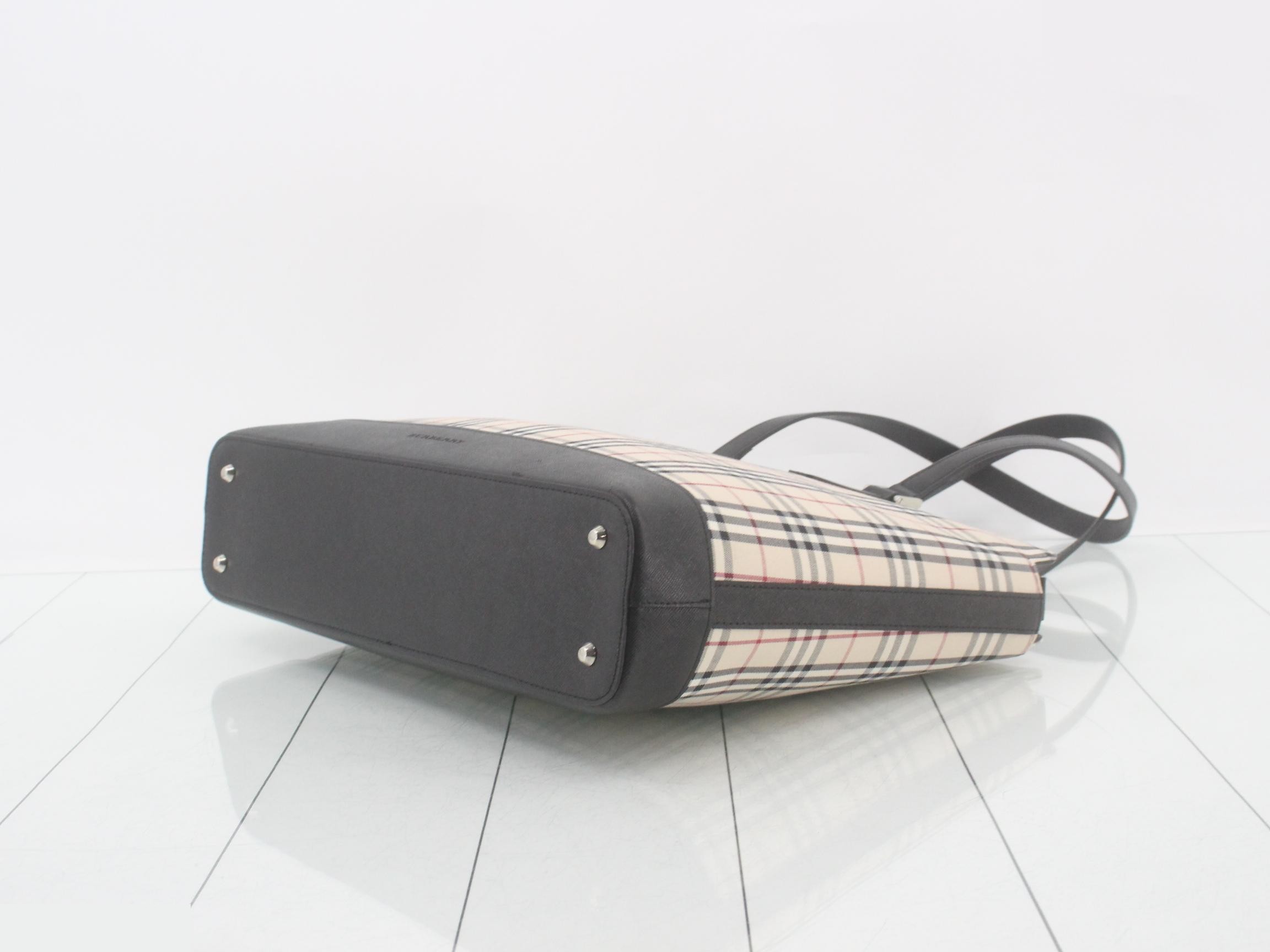 Other lines: Nova Check bags and tote bags — view 6