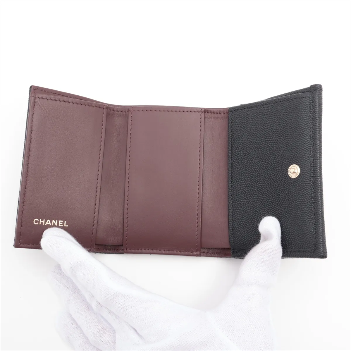 Matelasse Caviar Skin Compact Wallet Black Gold Hardware HHC005L3 — view 4