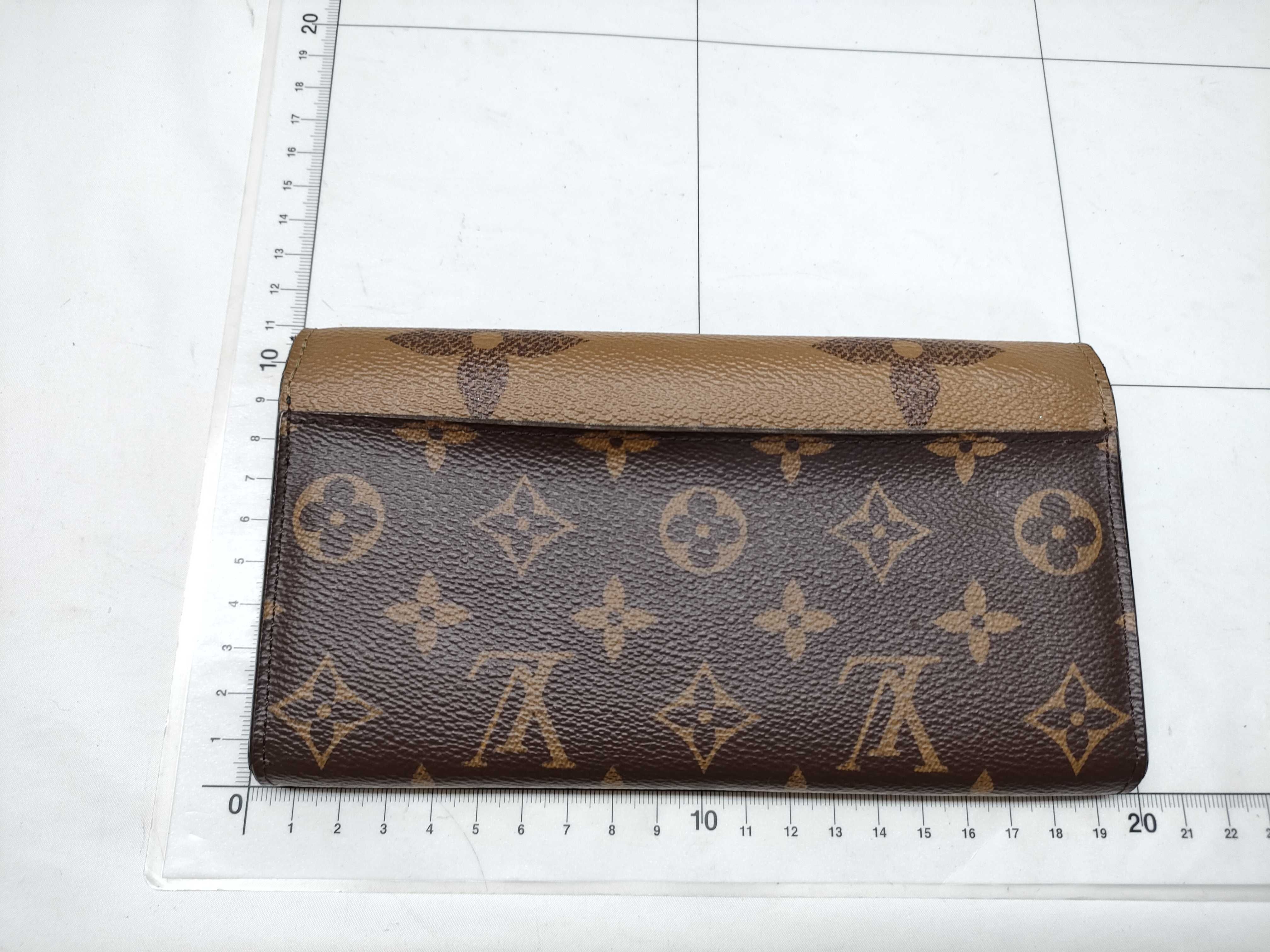 LV Portefeuille Sarah Giant Reverse Wallet — view 2