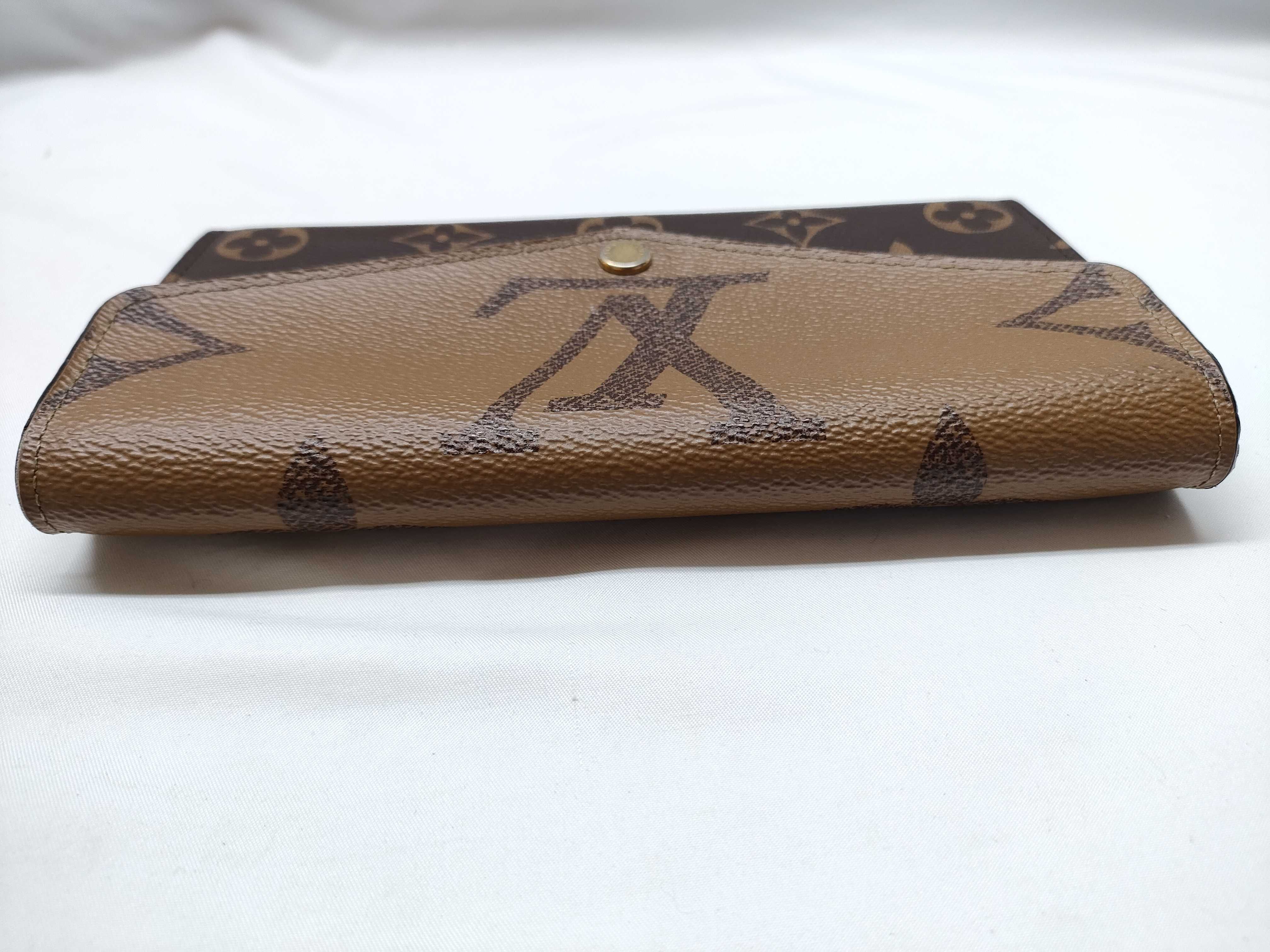 LV Portefeuille Sarah Giant Reverse Wallet — view 7