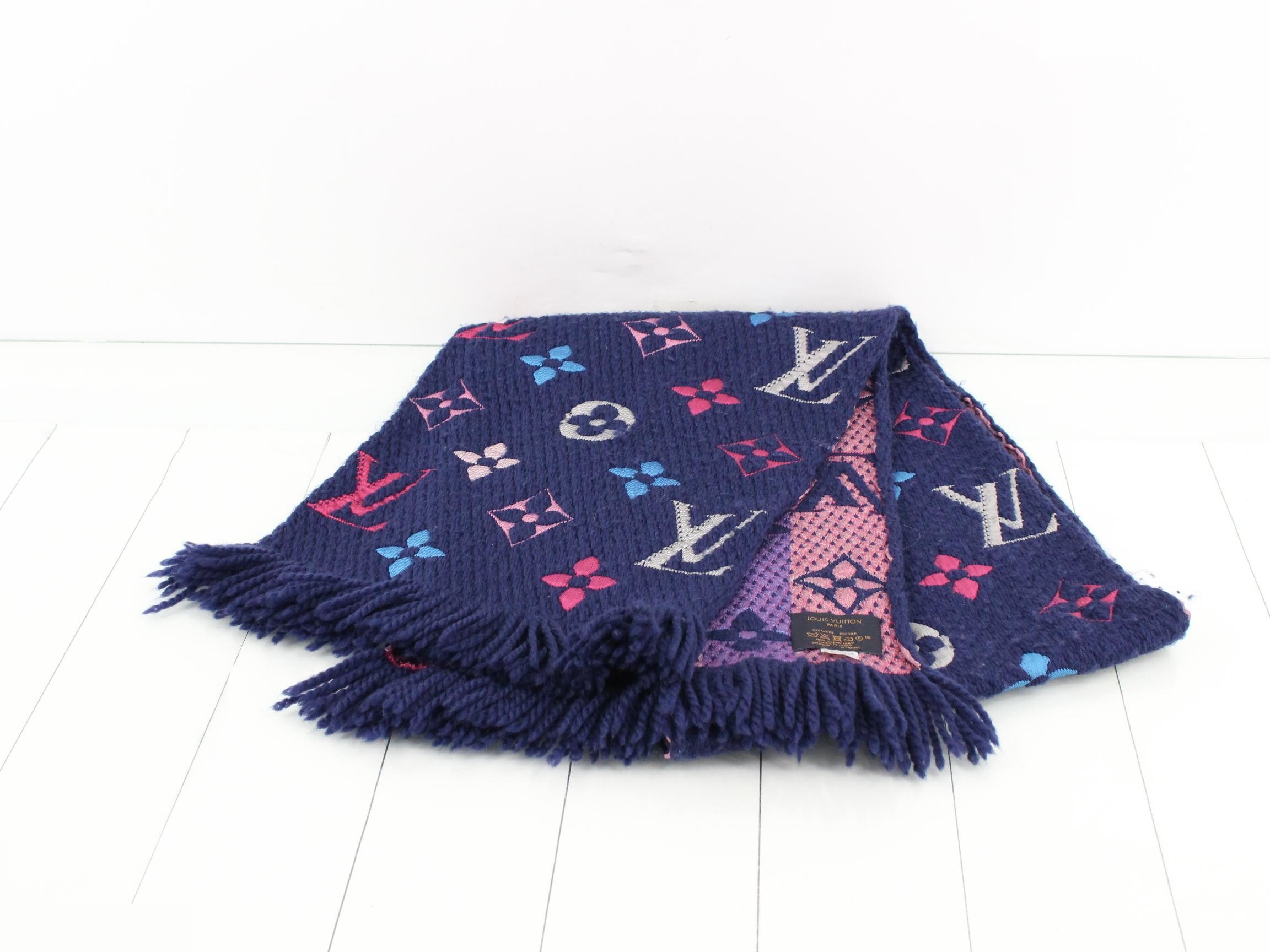 scarf — view 2
