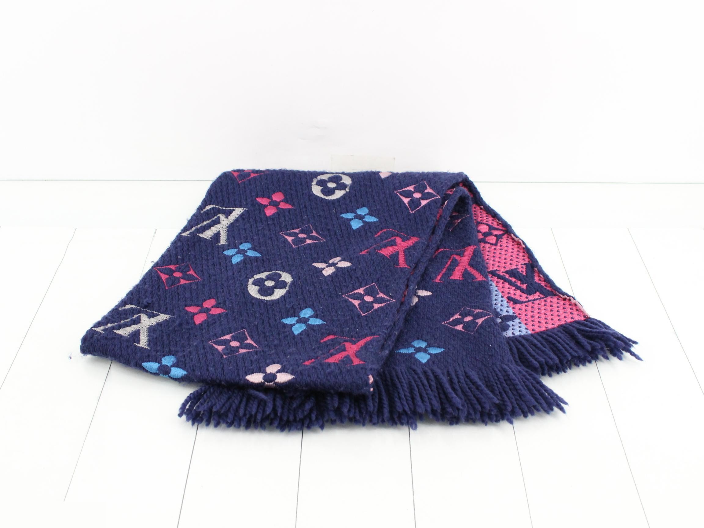 scarf — view 3