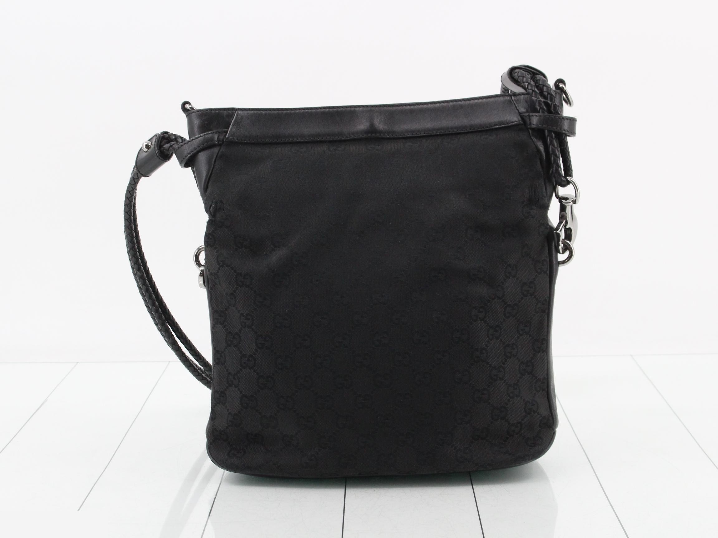 GG Canvas Shoulder Bag 109097 — view 2
