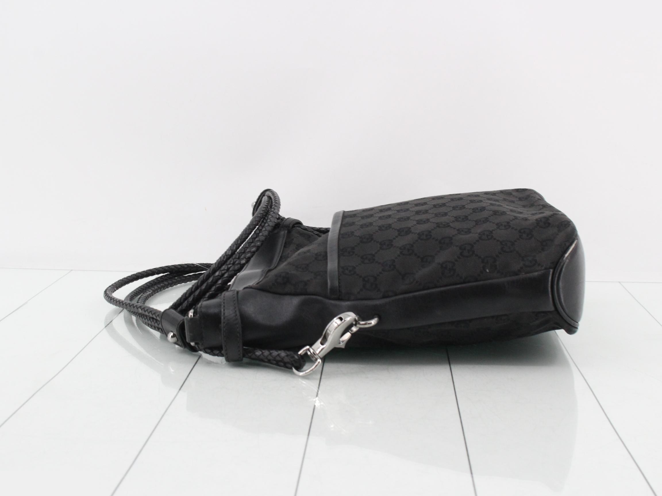 GG Canvas Shoulder Bag 109097 — view 4