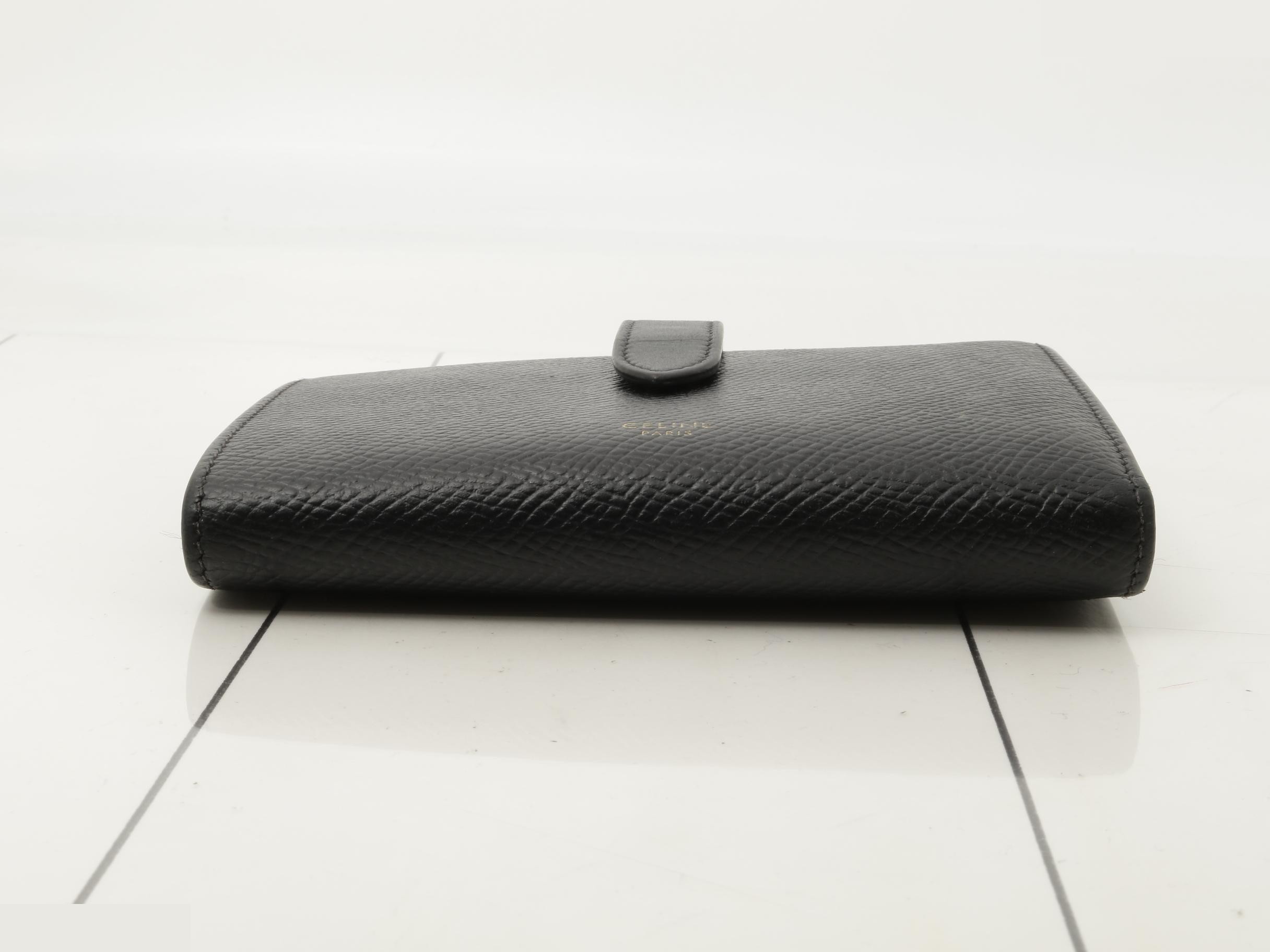 wallet — view 3