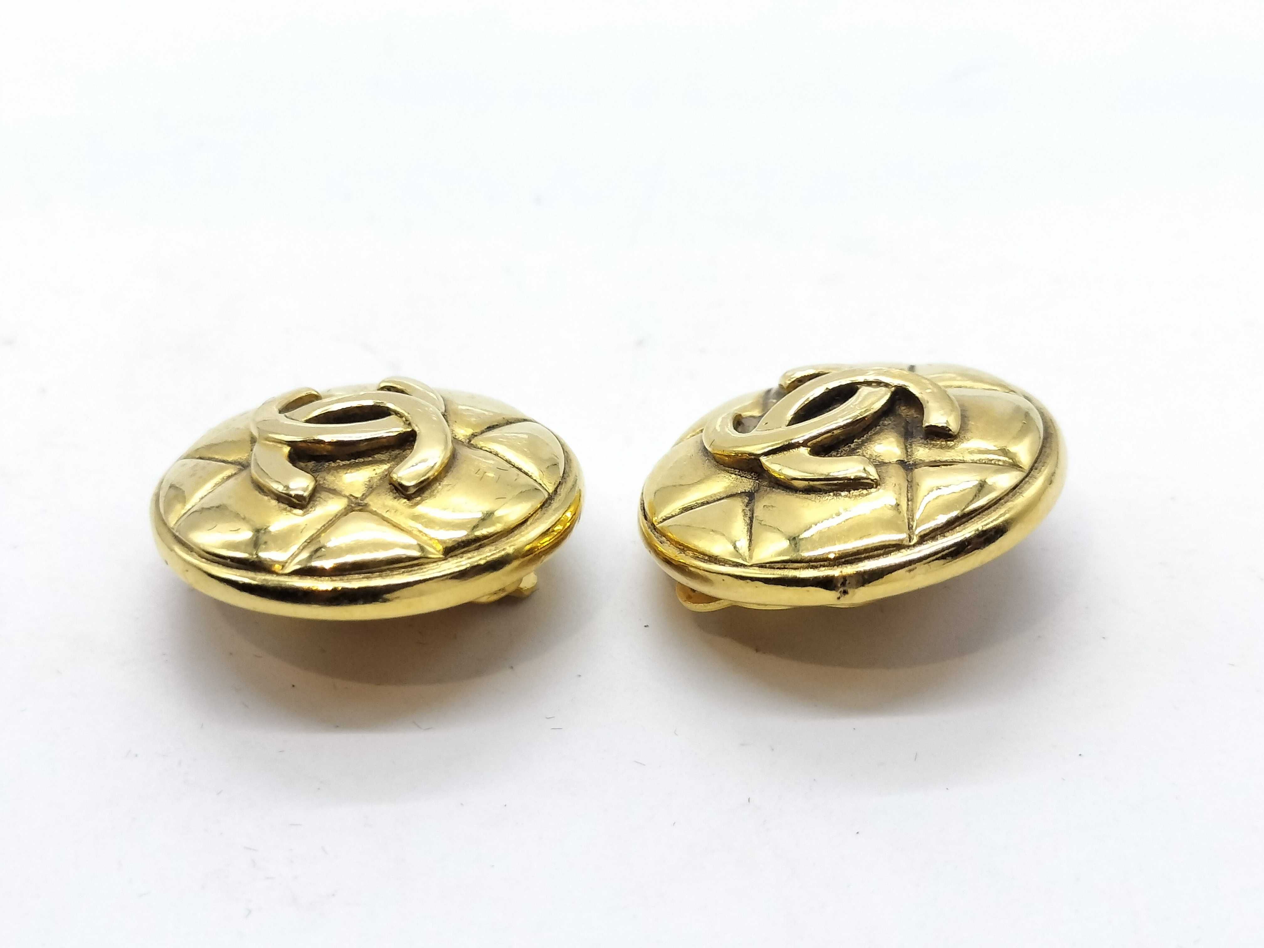Matelassé Coco Matelassé Round Earrings — view 3