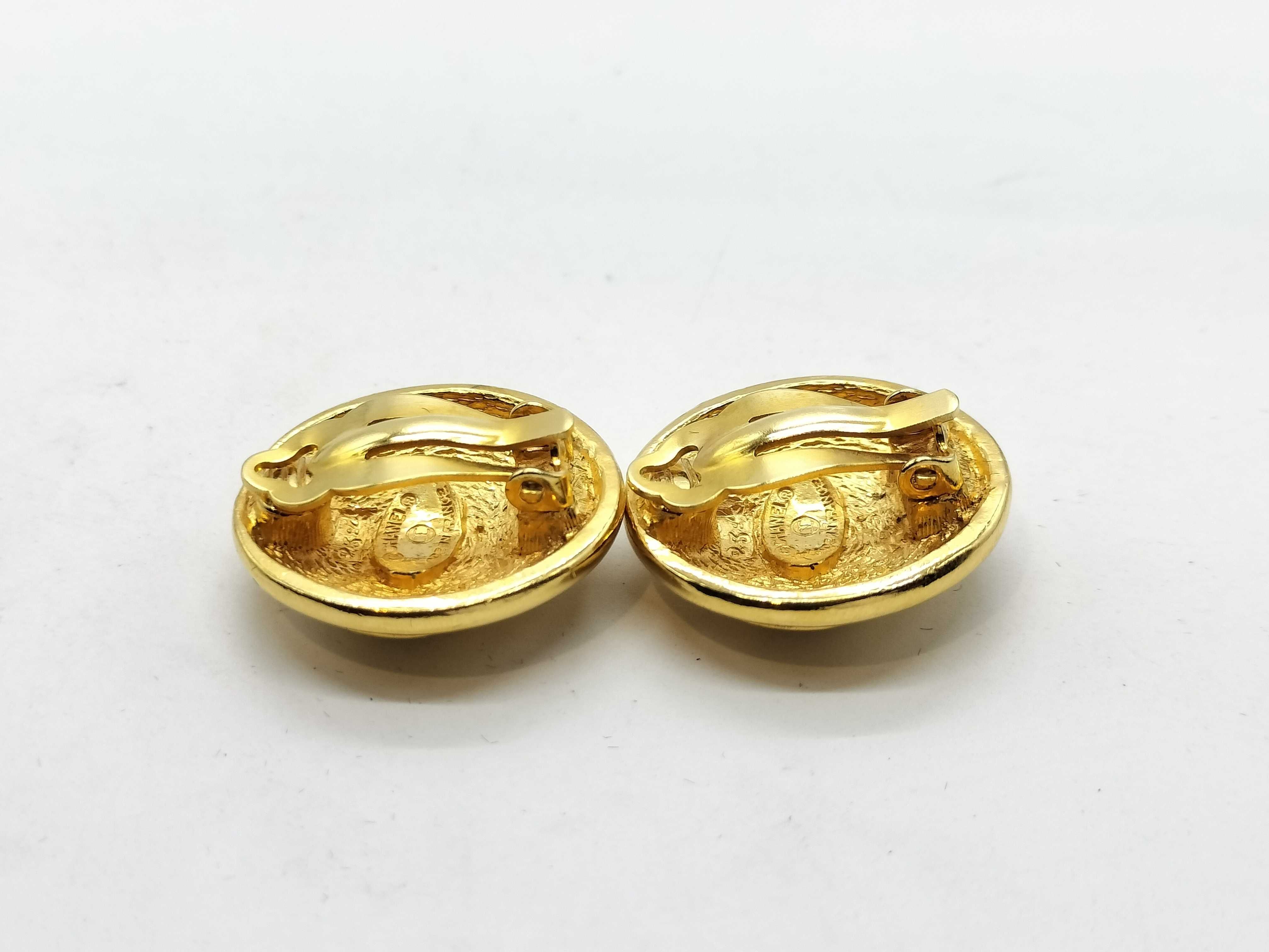 Matelassé Coco Matelassé Round Earrings — view 4