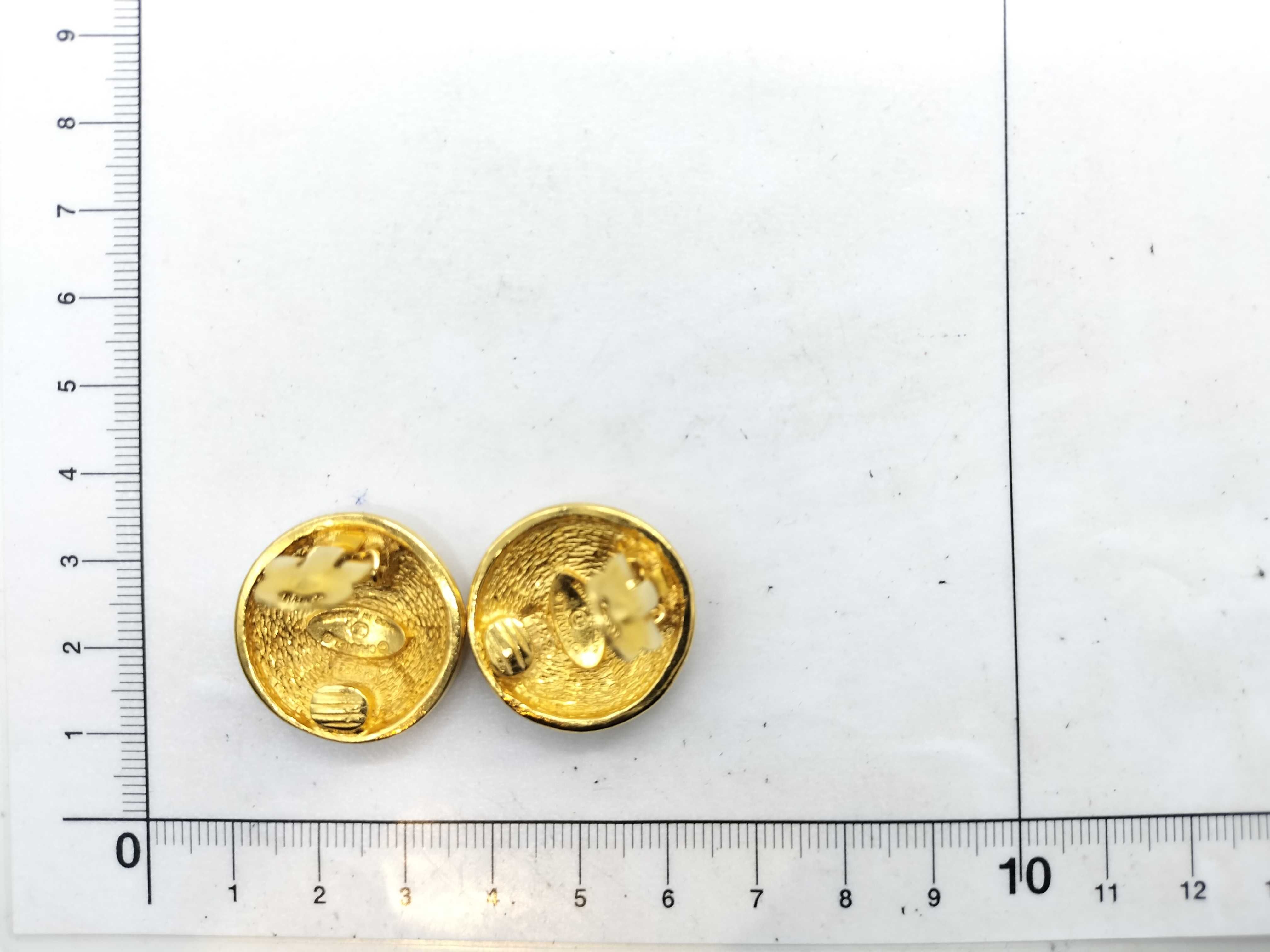 Matelassé Coco Matelassé Round Earrings — view 7