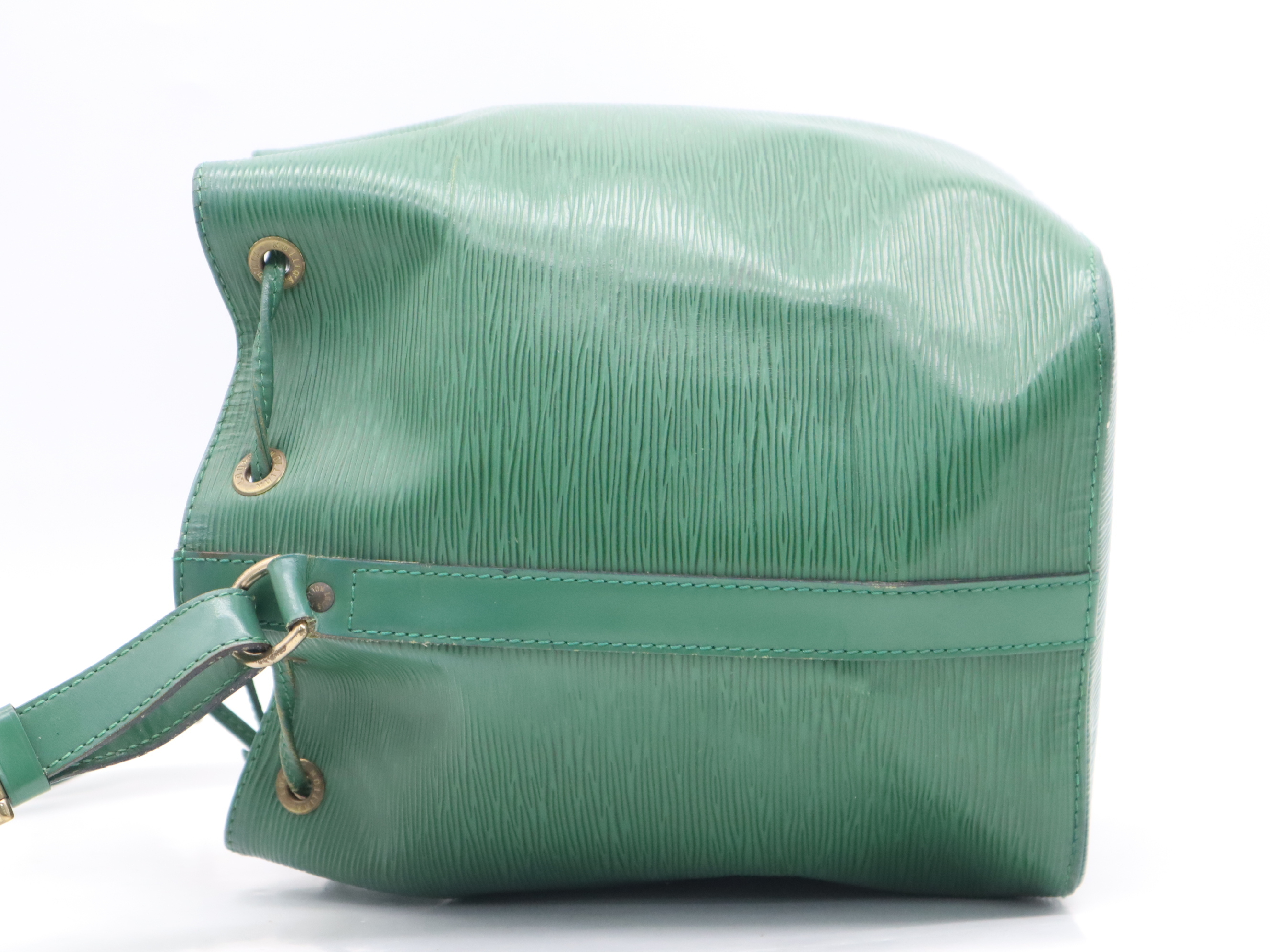 M44104 Epi Petit Noe Borneo Green Shoulder Bag — view 3