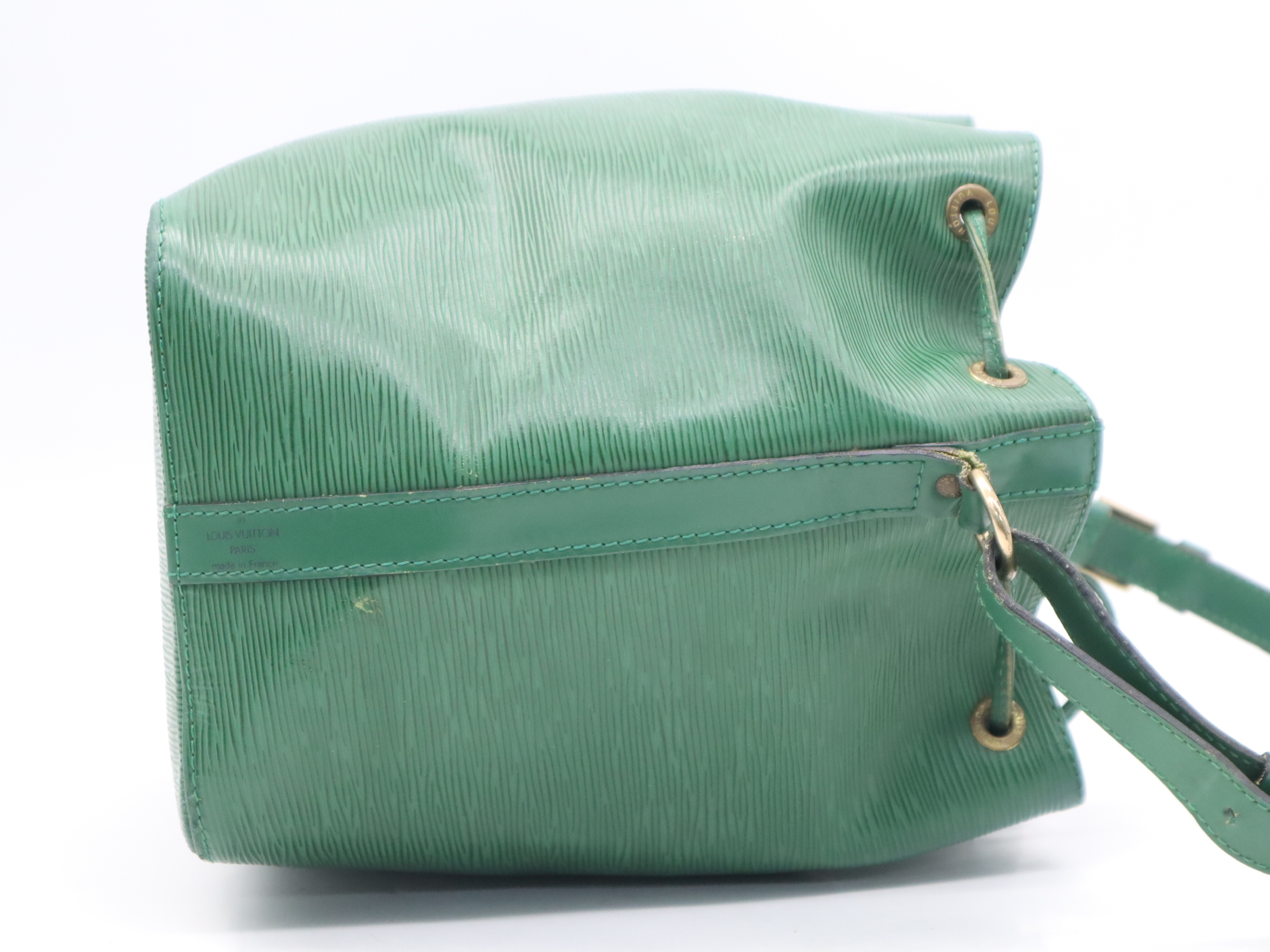 M44104 Epi Petit Noe Borneo Green Shoulder Bag — view 5