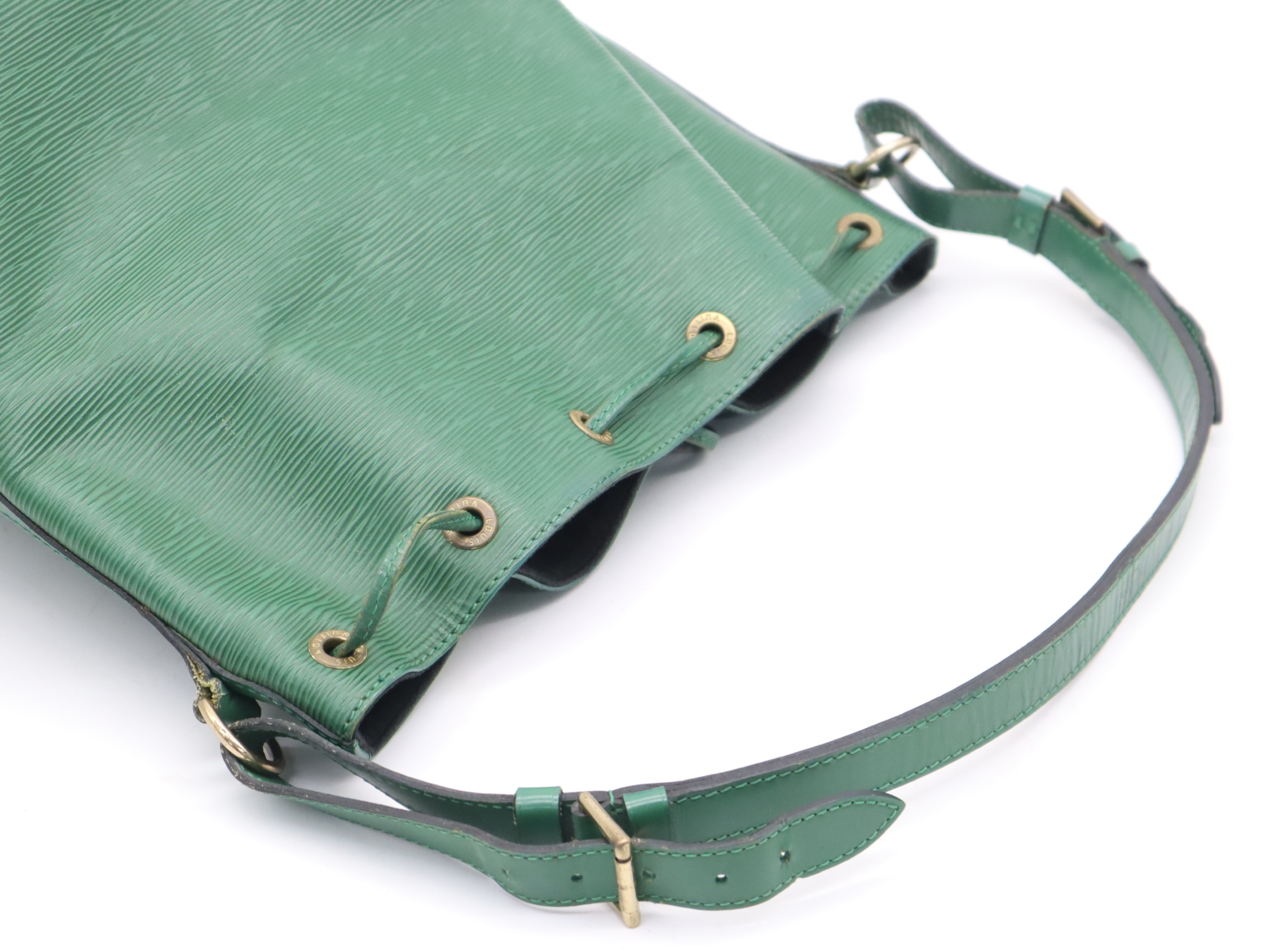 M44104 Epi Petit Noe Borneo Green Shoulder Bag — view 6
