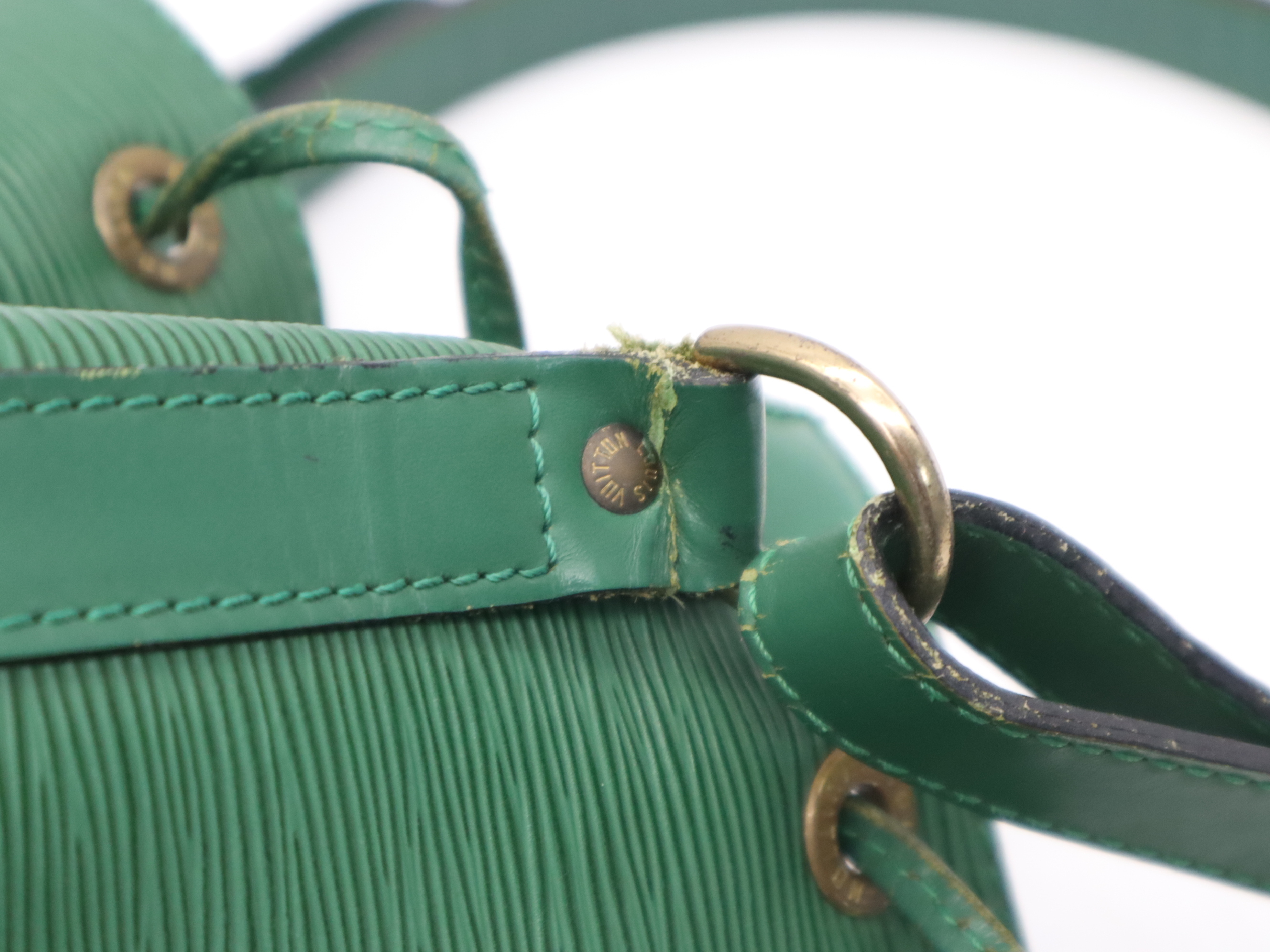 M44104 Epi Petit Noe Borneo Green Shoulder Bag — view 7
