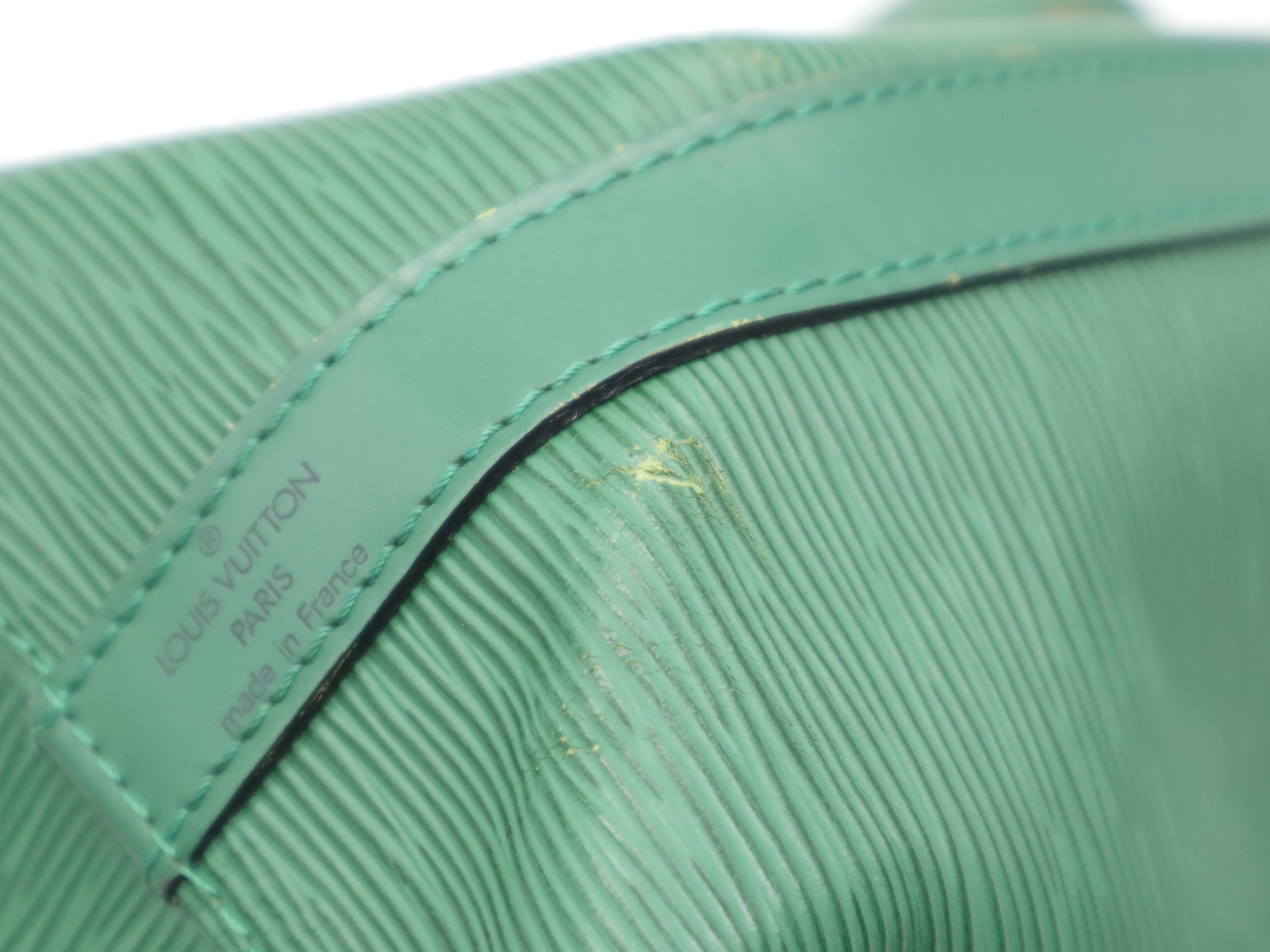 M44104 Epi Petit Noe Borneo Green Shoulder Bag — view 9
