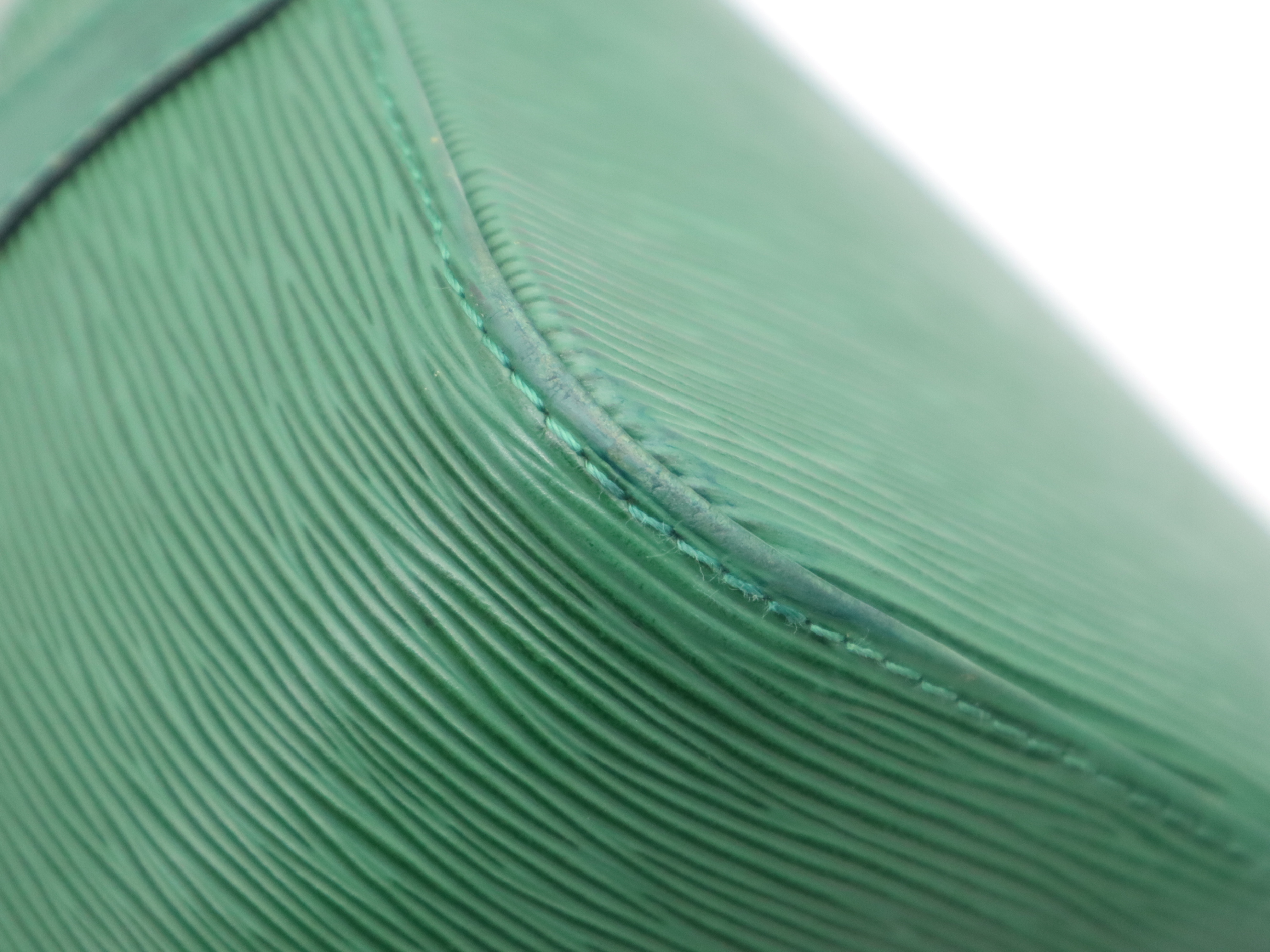M44104 Epi Petit Noe Borneo Green Shoulder Bag — view 10