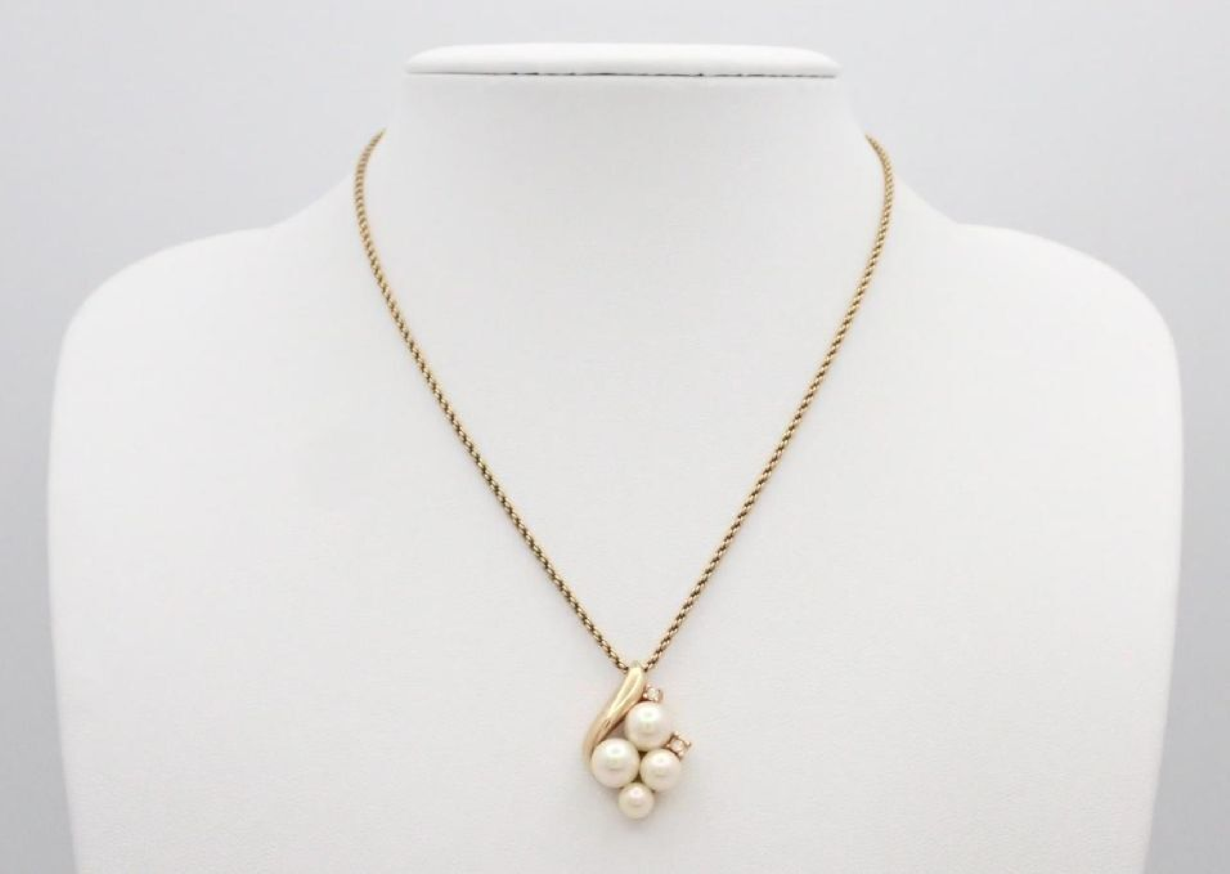 necklace pendant, chain approximately 38cm. — view 2