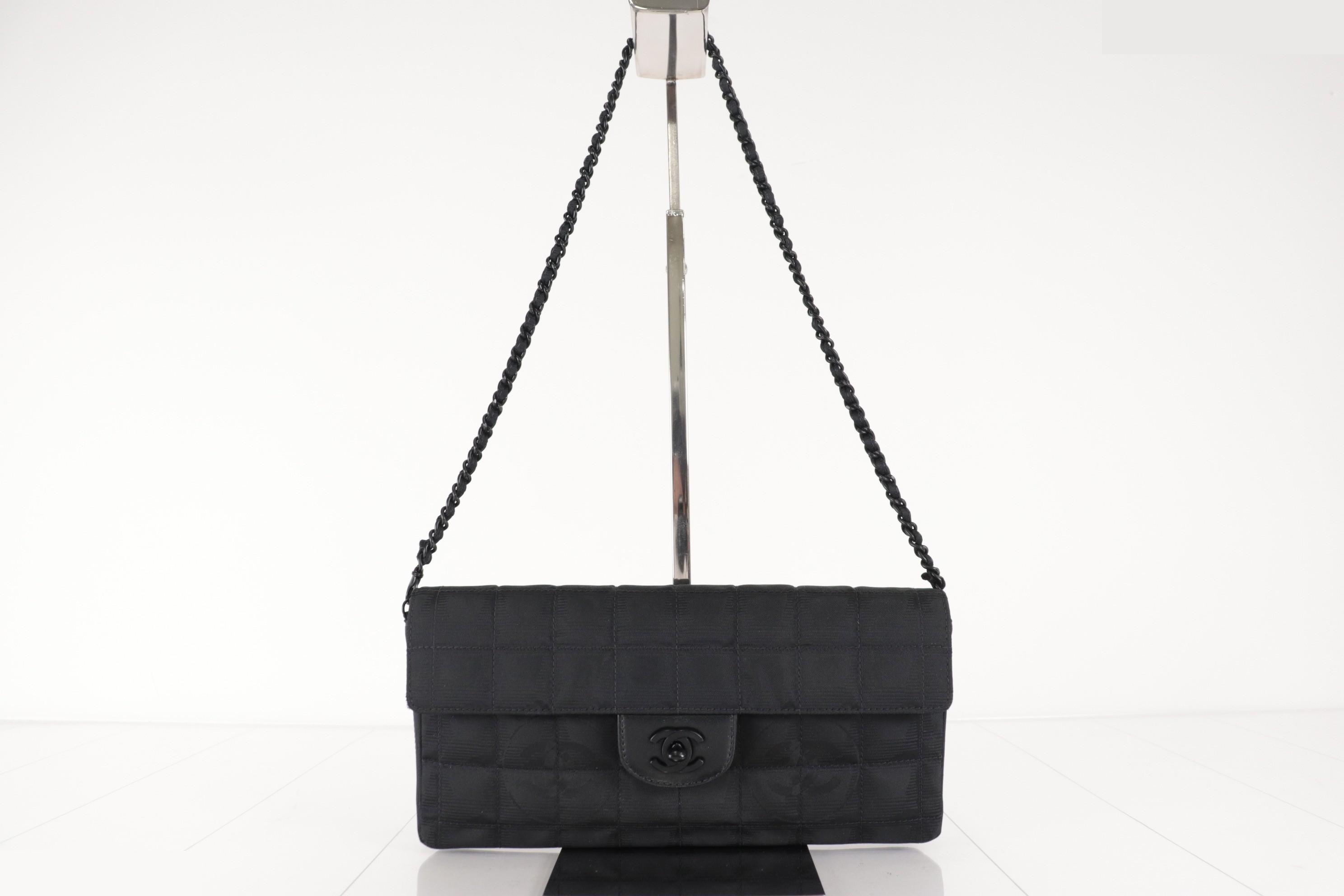 Nylon chain shoulder bag, size 7. — view 2