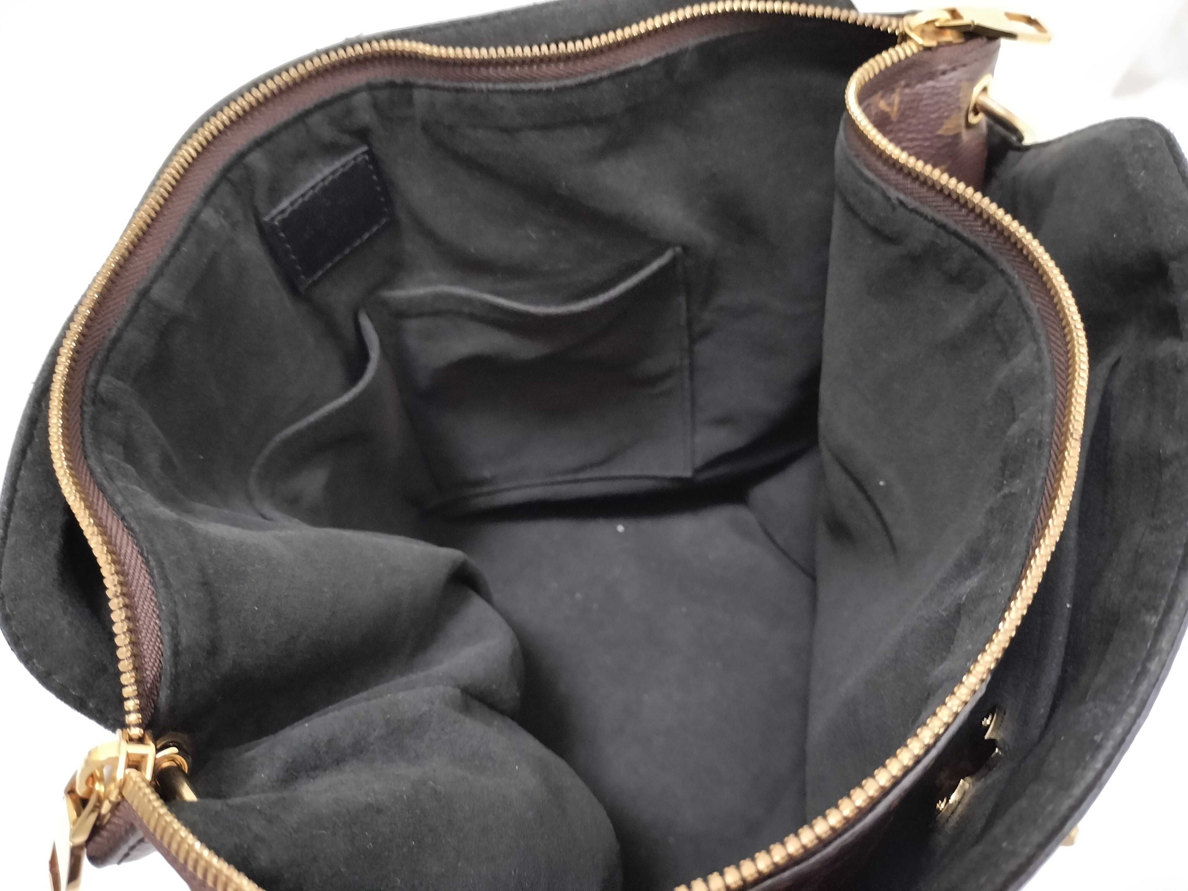 Monogram Louis Vuitton M44351 Monogram Flower Zipped PM Tote Bag Black Gold Hardware Tote Bag — view 10