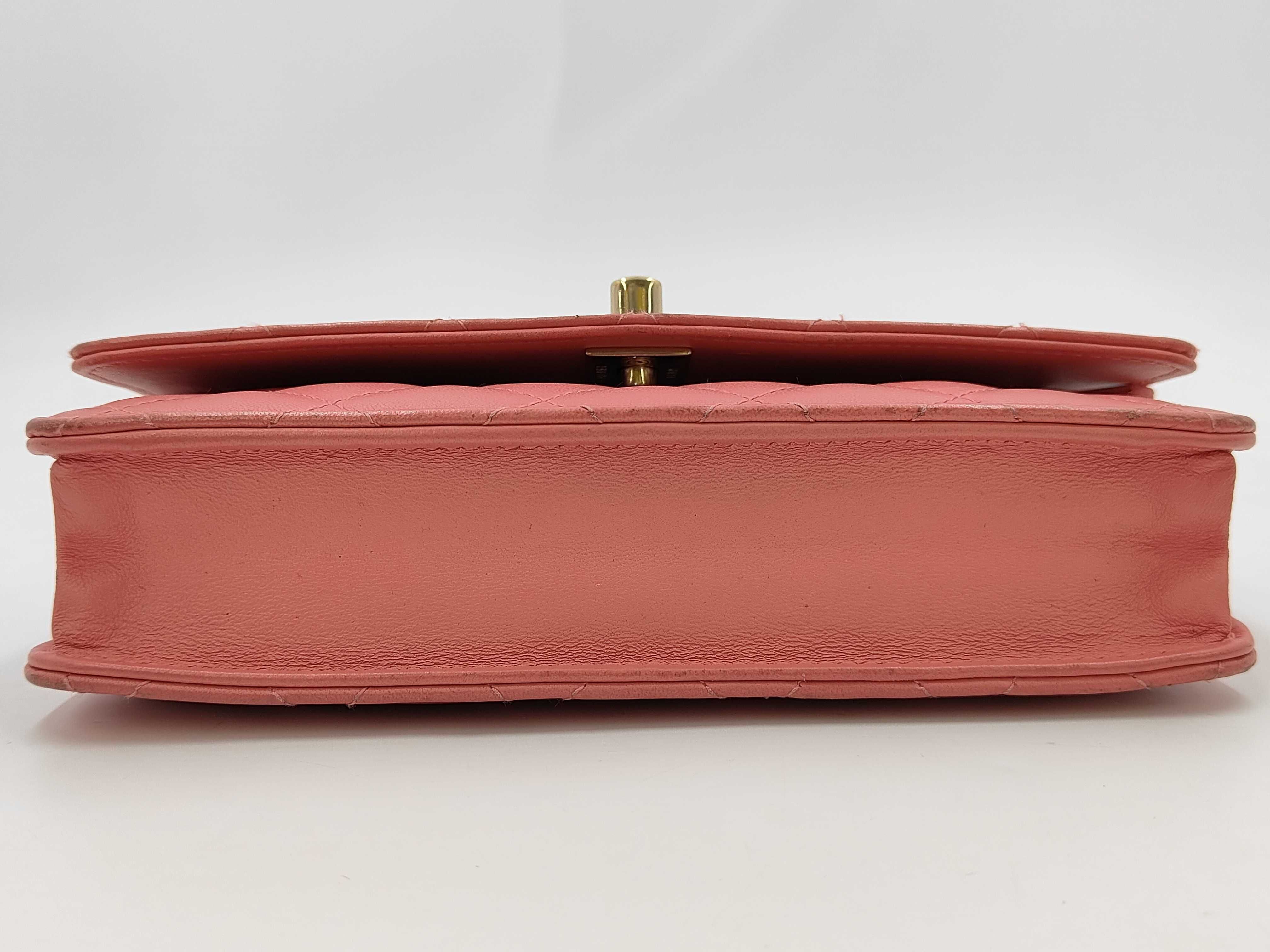 Chain Wallet Lambskin Pink Gold Shoulder Bag — view 3