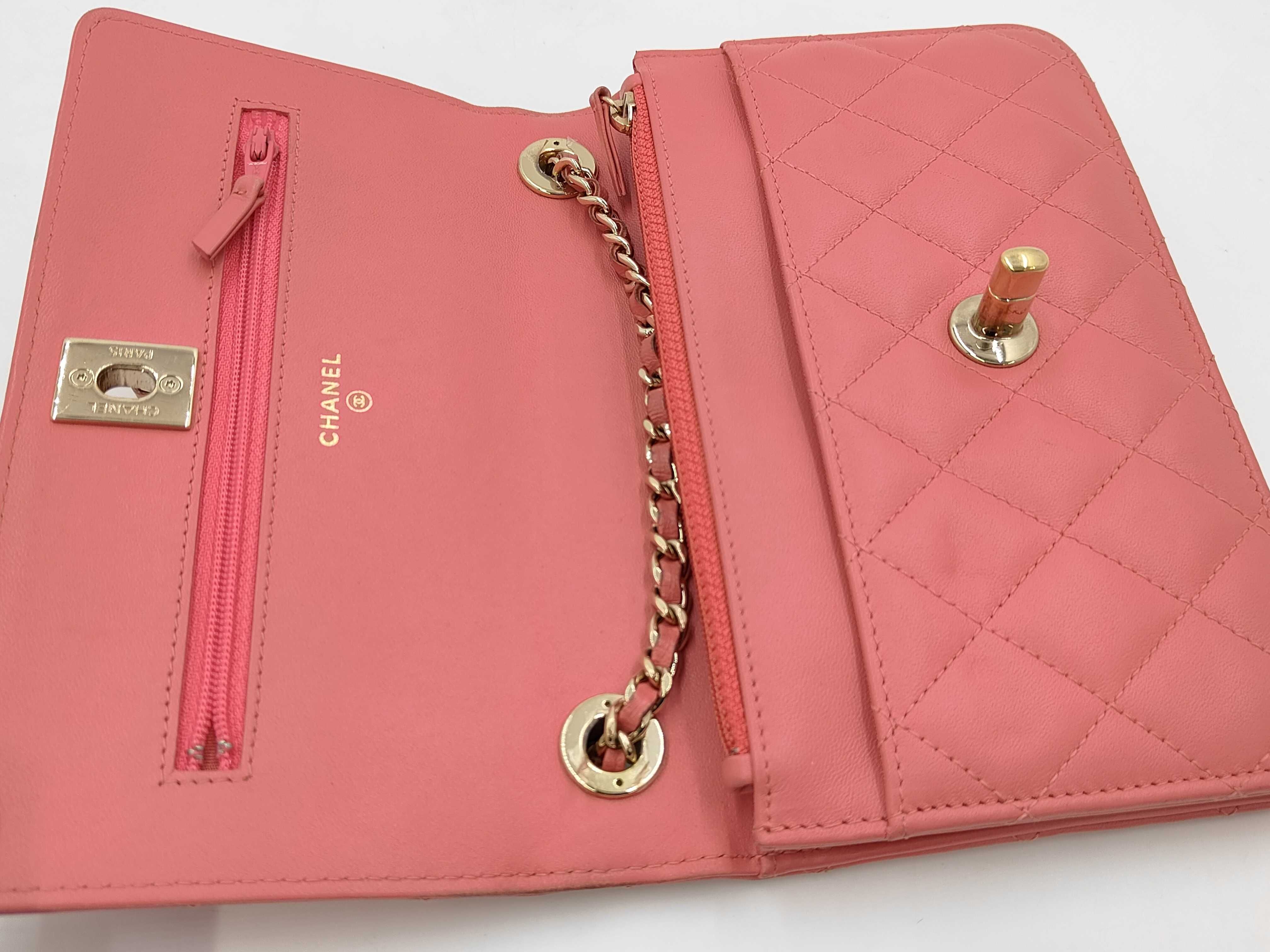 Chain Wallet Lambskin Pink Gold Shoulder Bag — view 9