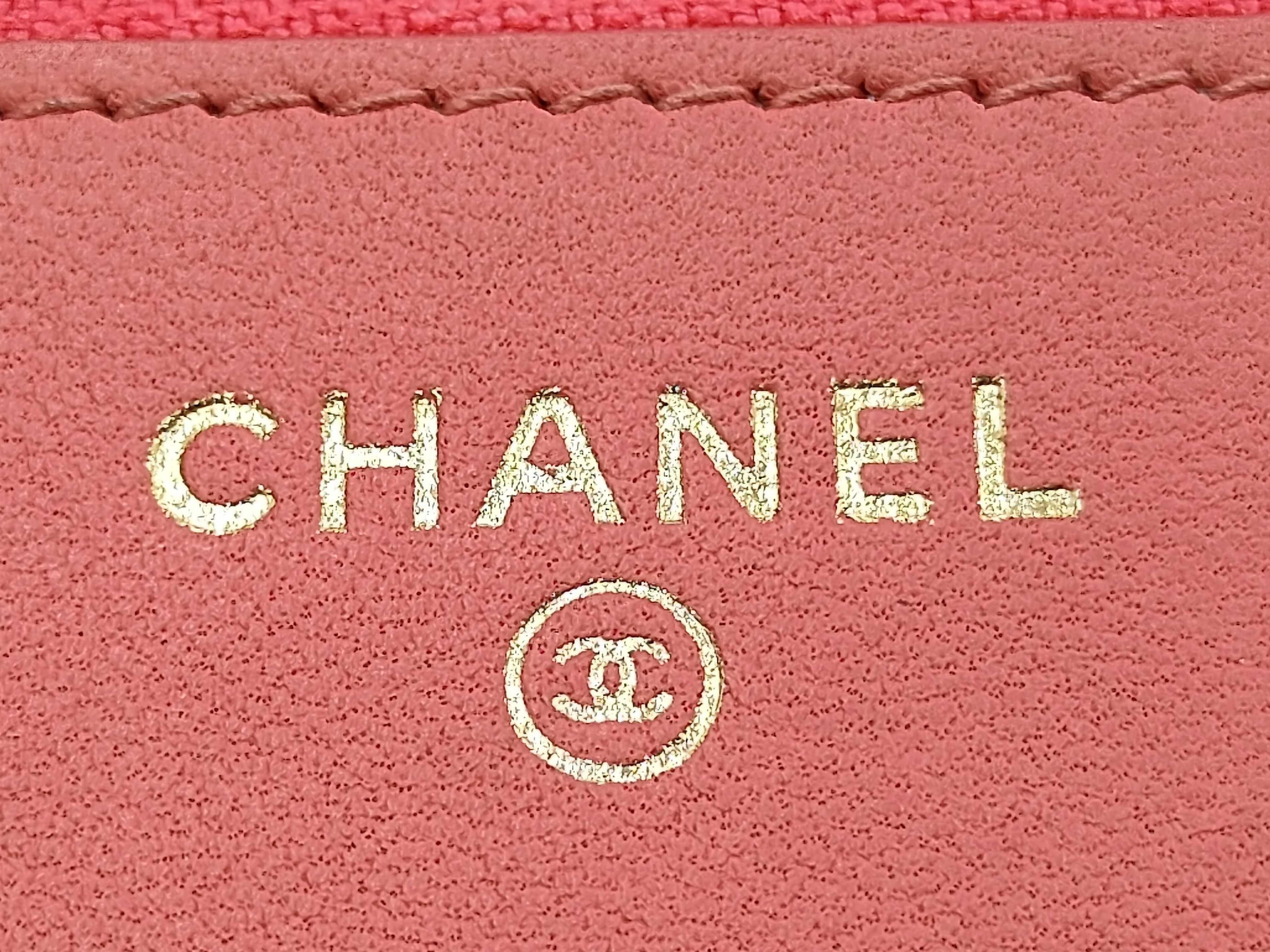 Chain Wallet Lambskin Pink Gold Shoulder Bag — view 10
