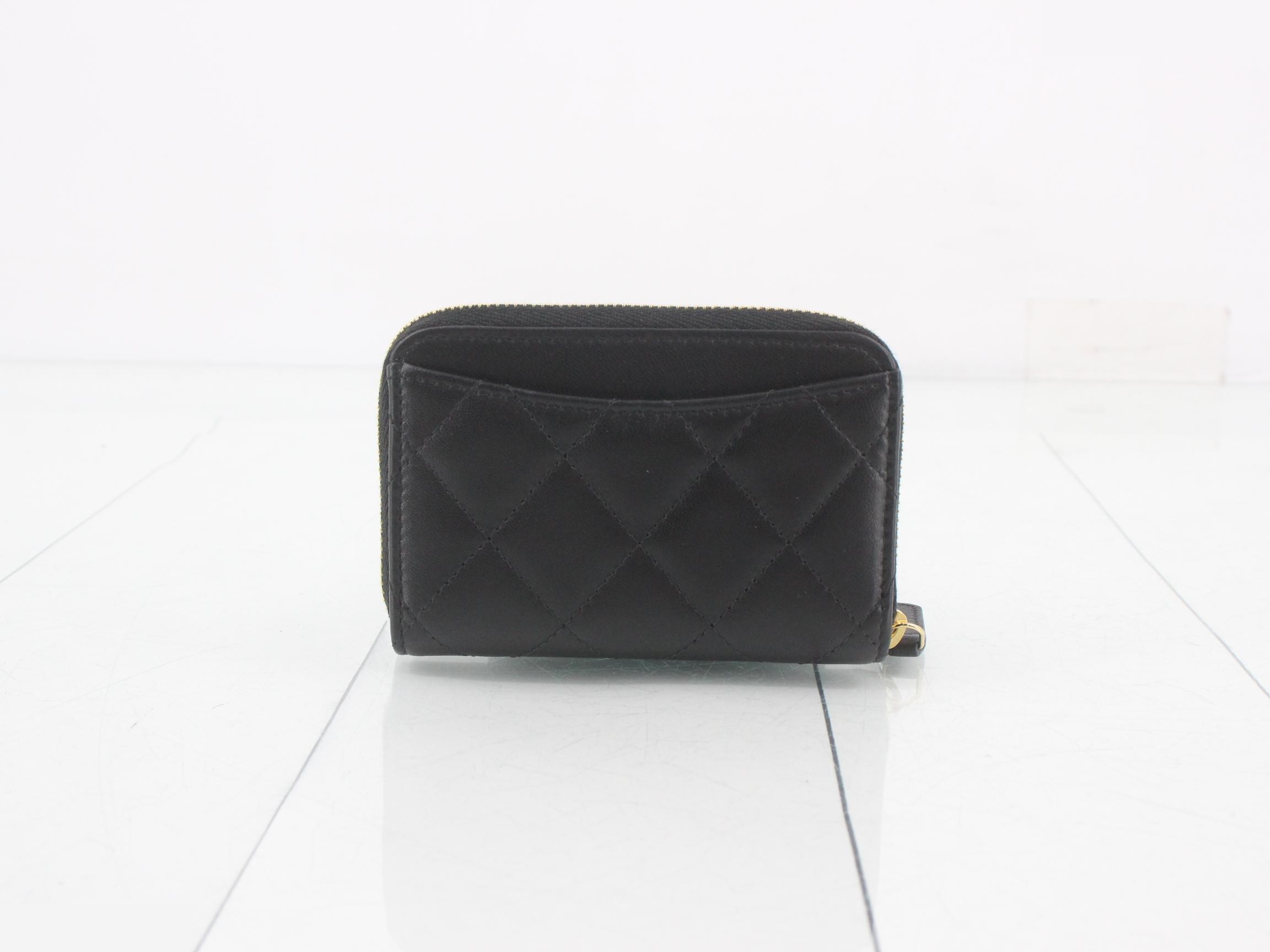Matelassé coin case — view 2