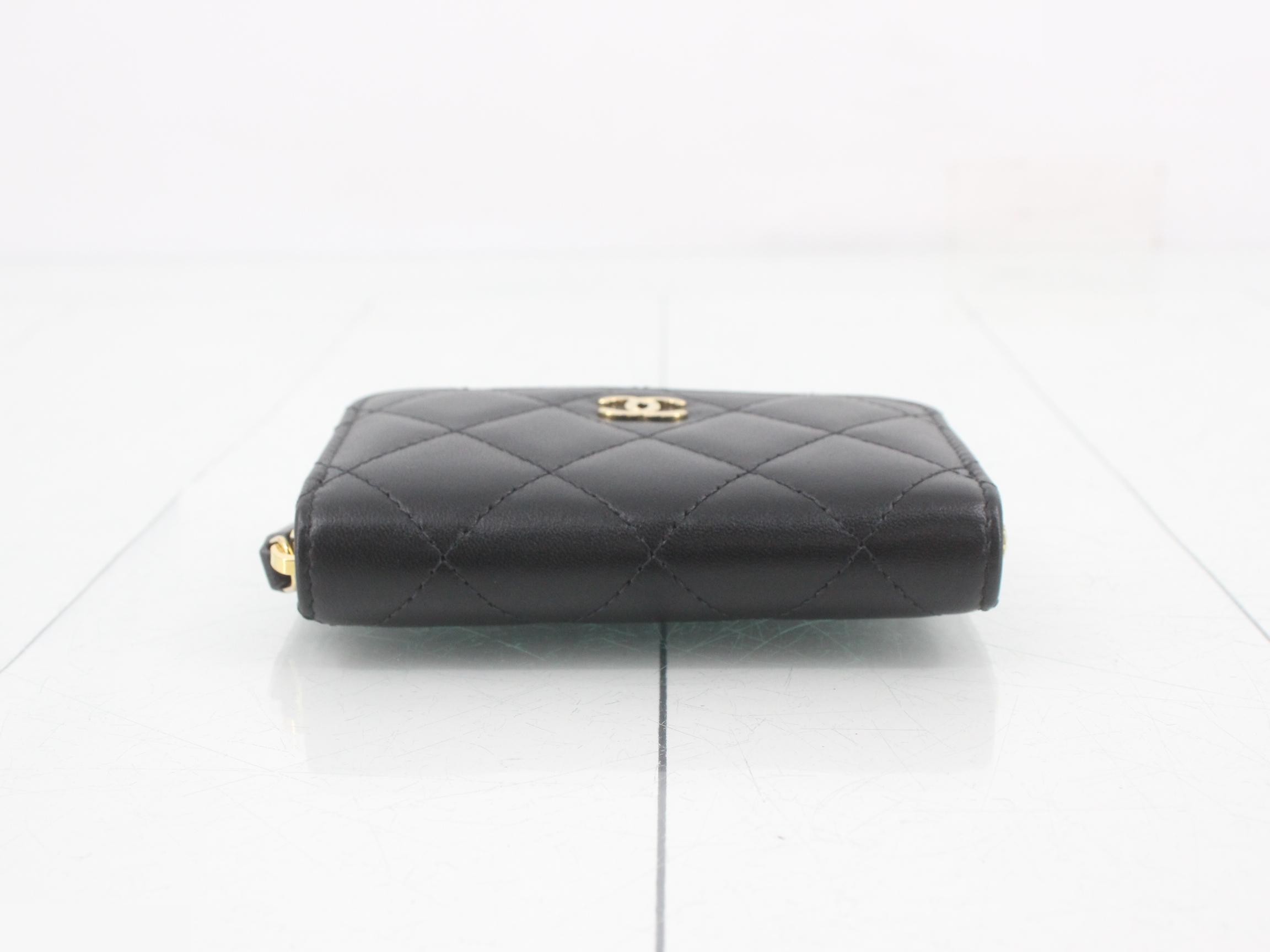 Matelassé coin case — view 3