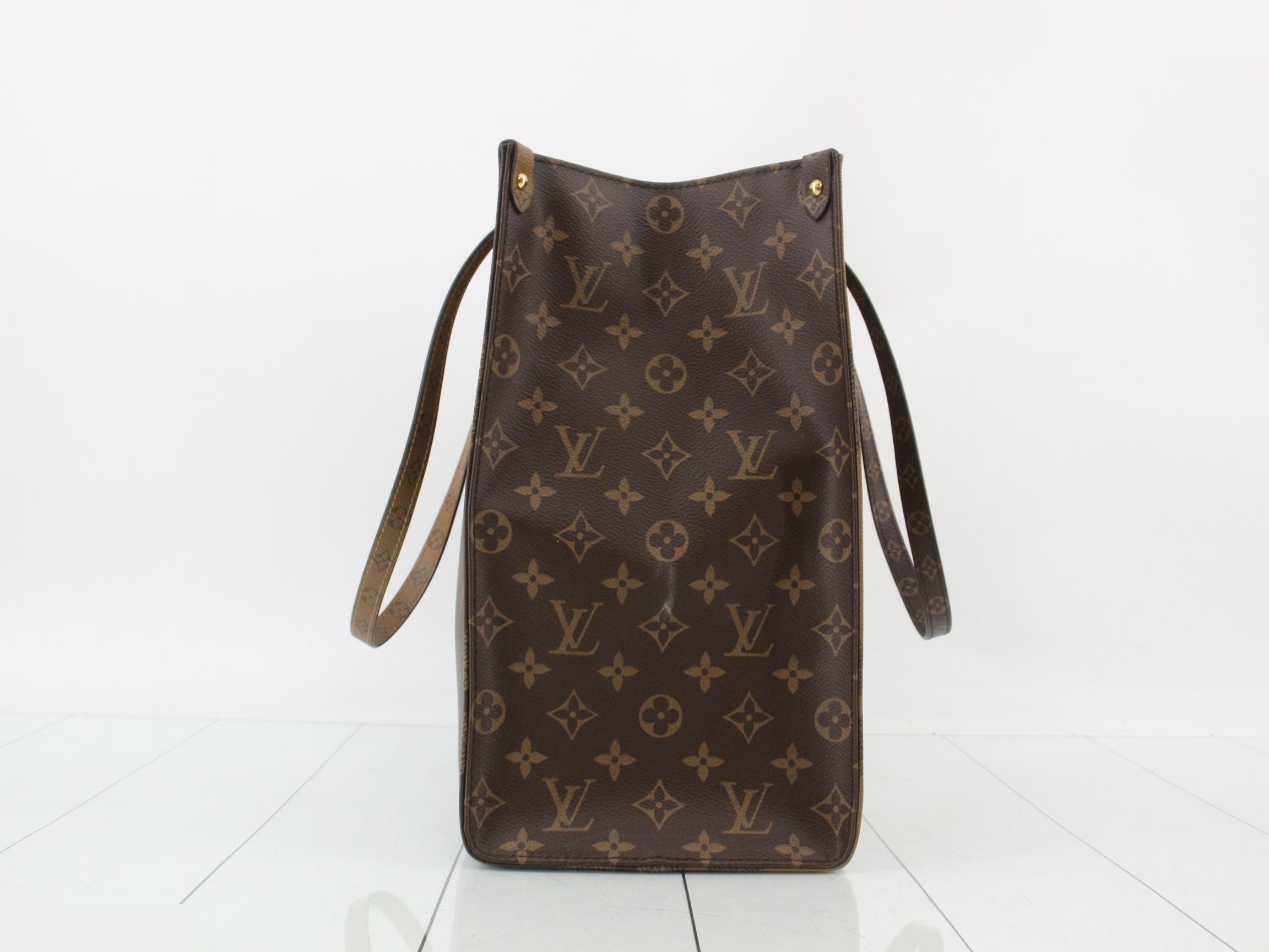 Monogram Giant Reverse OnTheGo GM 2-Way Tote Bag — view 3