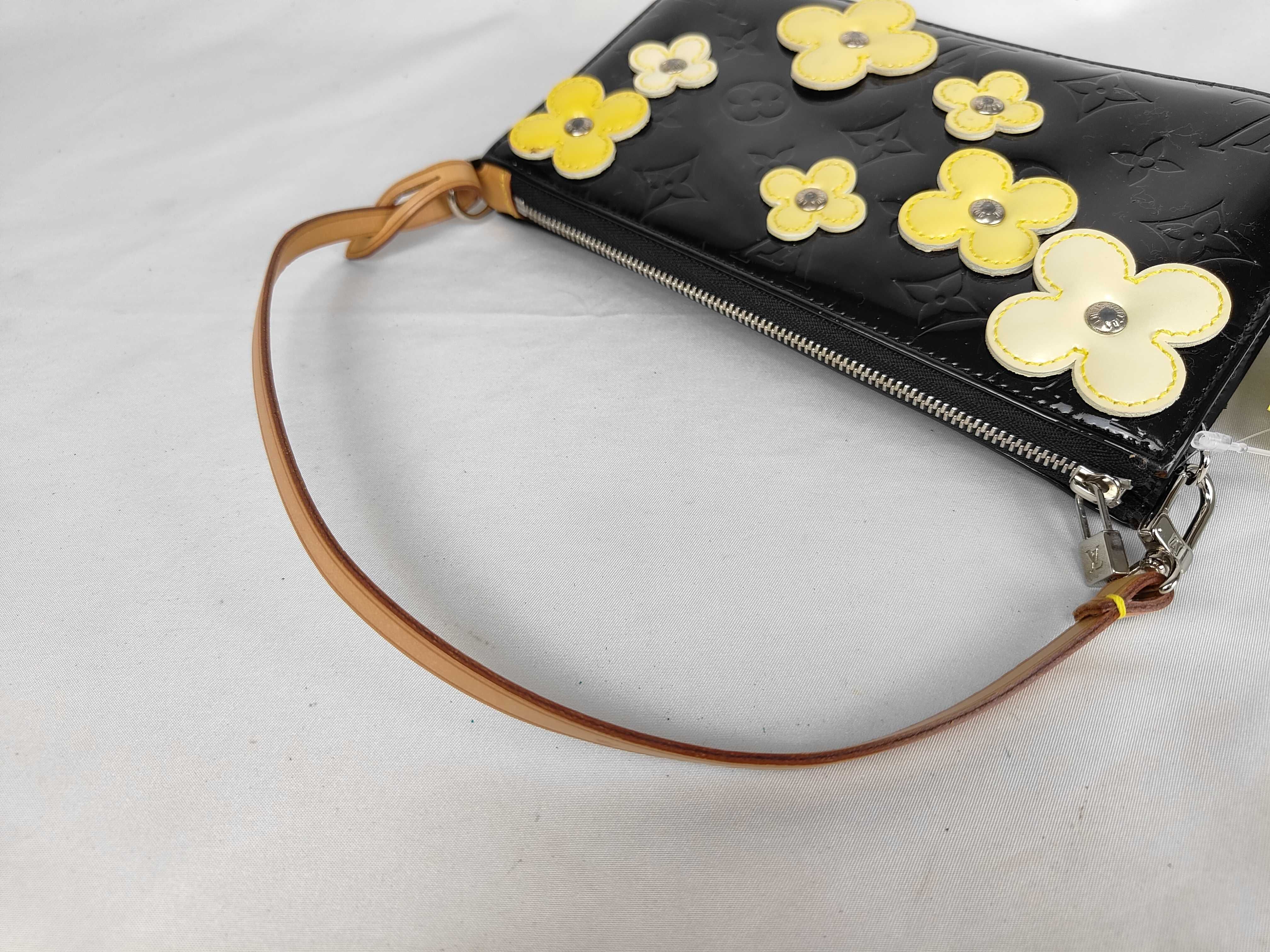 Vernis Flower Lexington Black M92245 Pouch — view 3