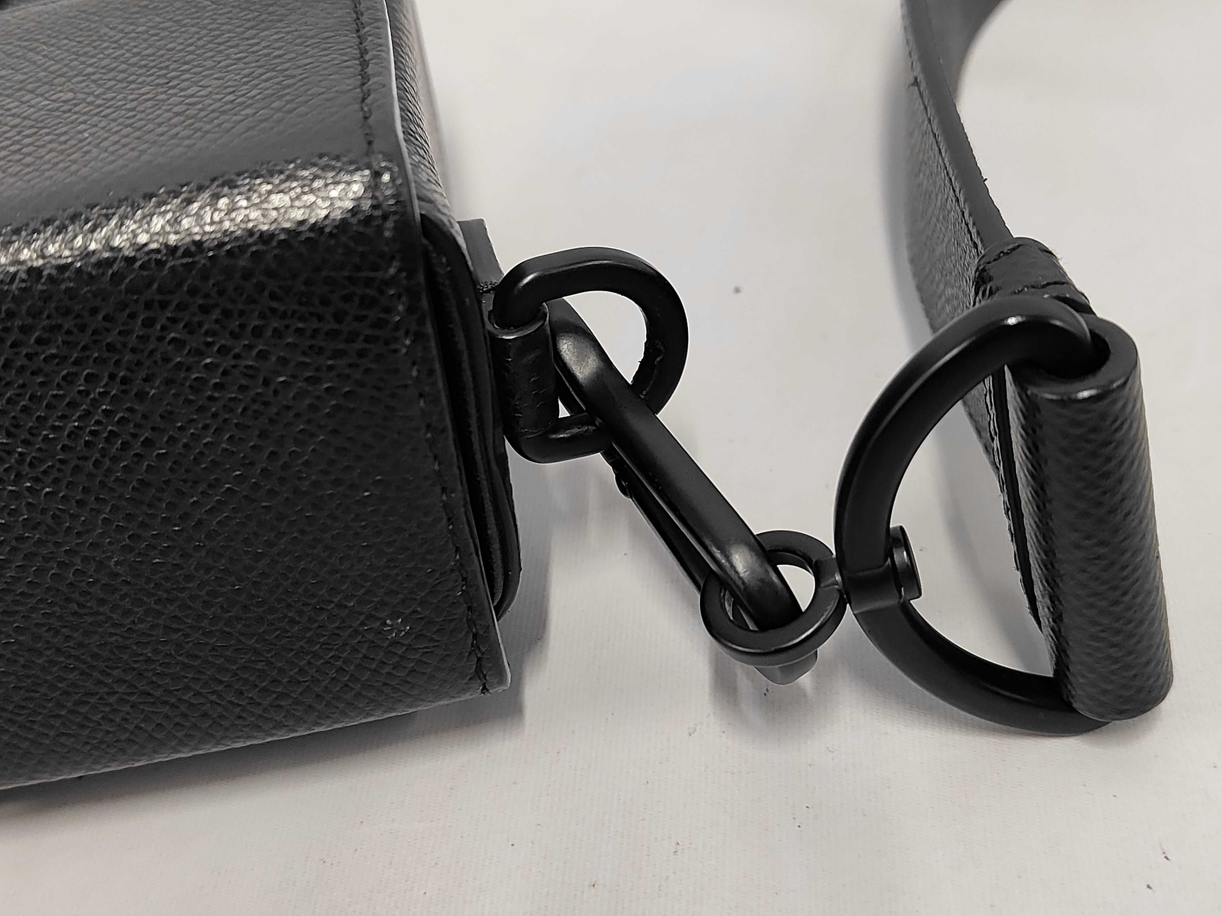 Montaigne 30 Leather Shoulder Bag Black Shoulder Bag — view 7