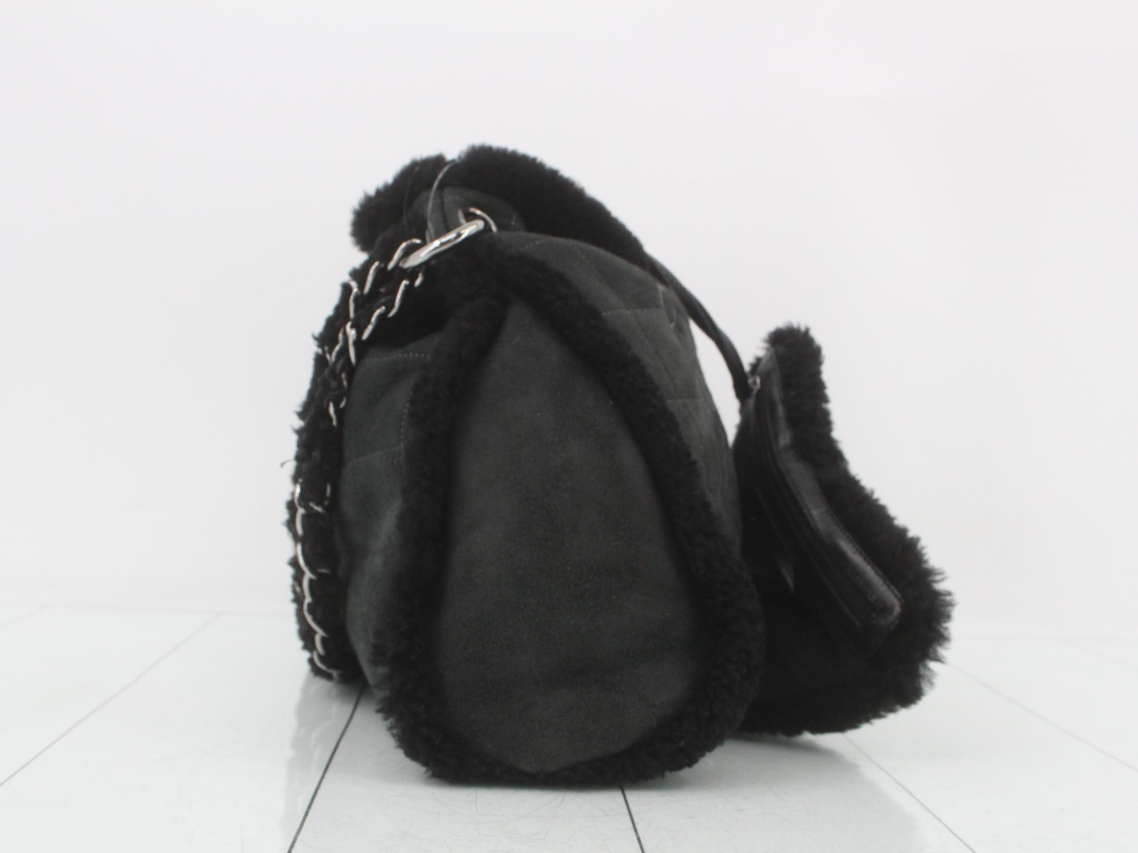 Sheepskin semi-shoulder bag with pouch and chain — view 4
