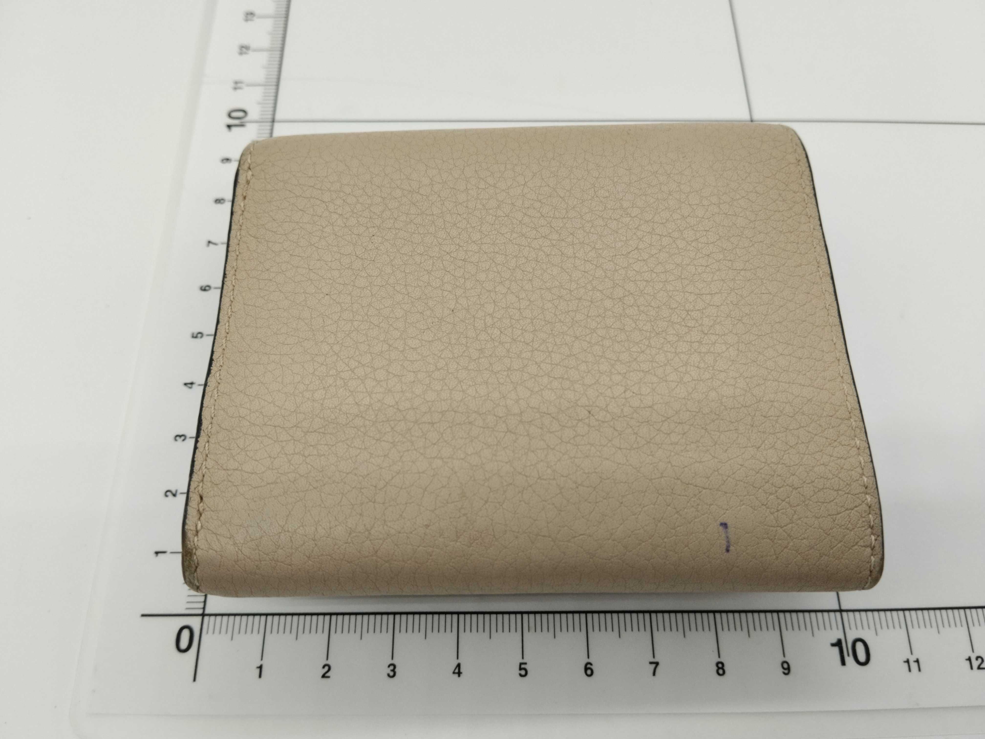 wallet — view 2