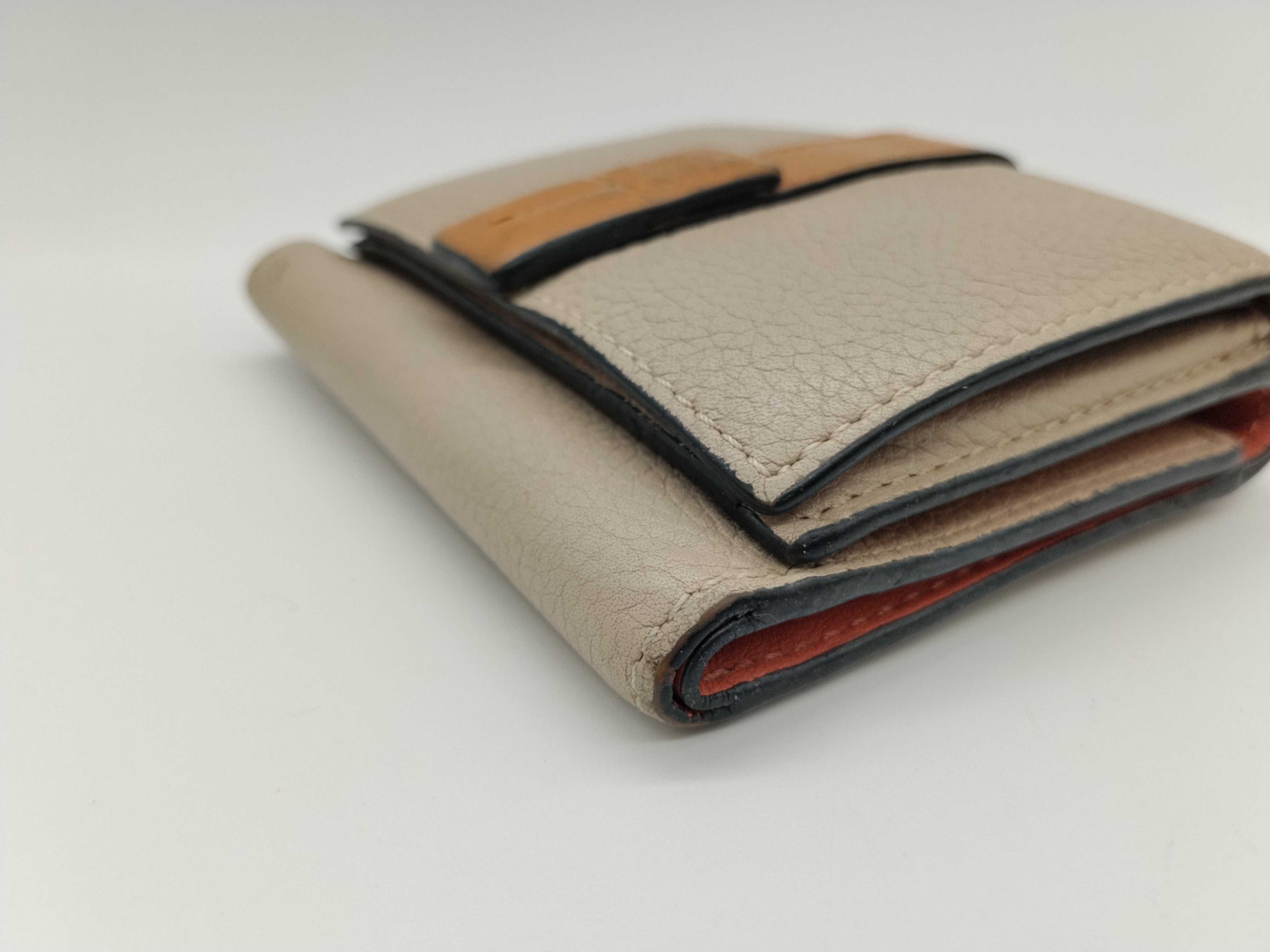 wallet — view 3