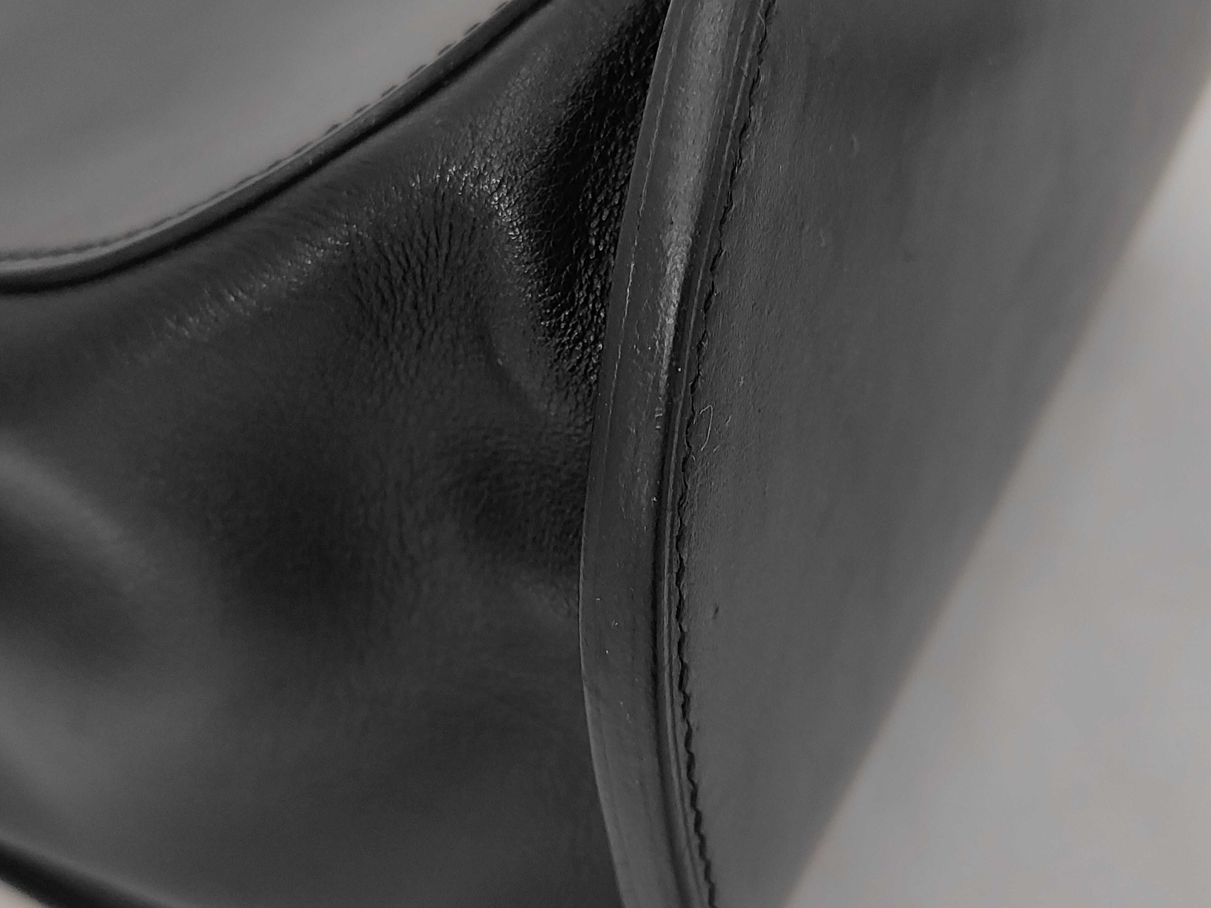 Sacoche Pourcelle Box Calf Black SS E Stamp Shoulder Bag — view 3