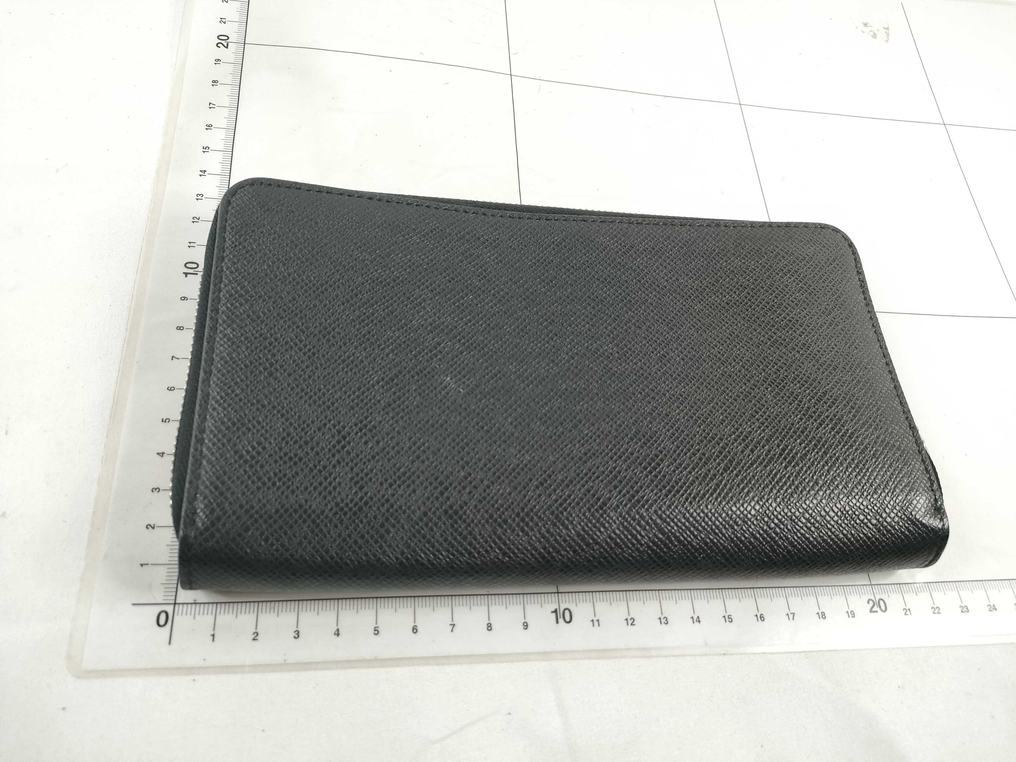 Taiga Louis Vuitton Zippy Organizer NM Wallet — view 2