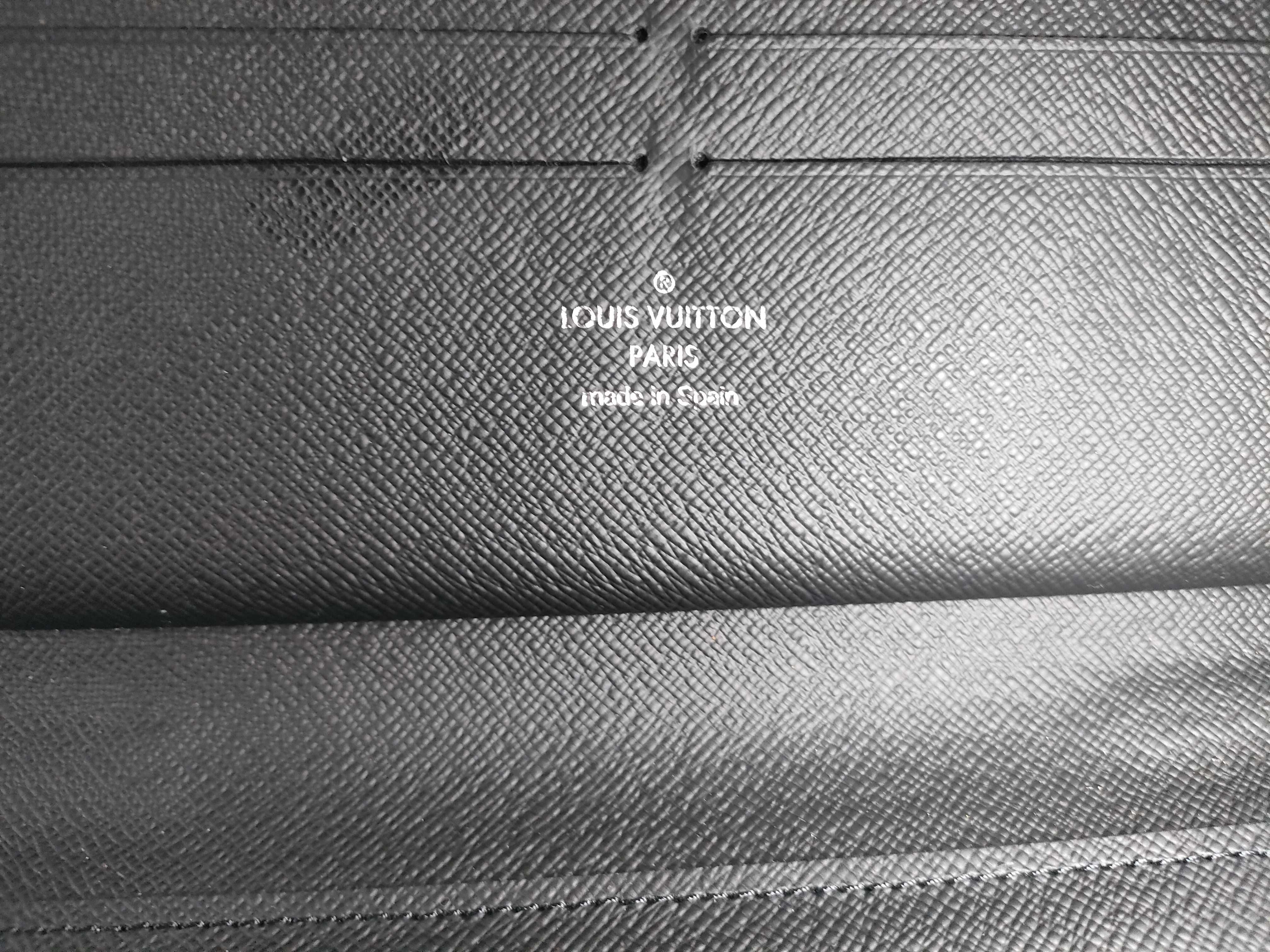 Taiga Louis Vuitton Zippy Organizer NM Wallet — view 14
