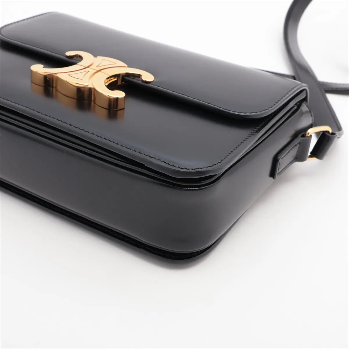 Triomphe Teen Leather Shoulder Bag Black — view 3